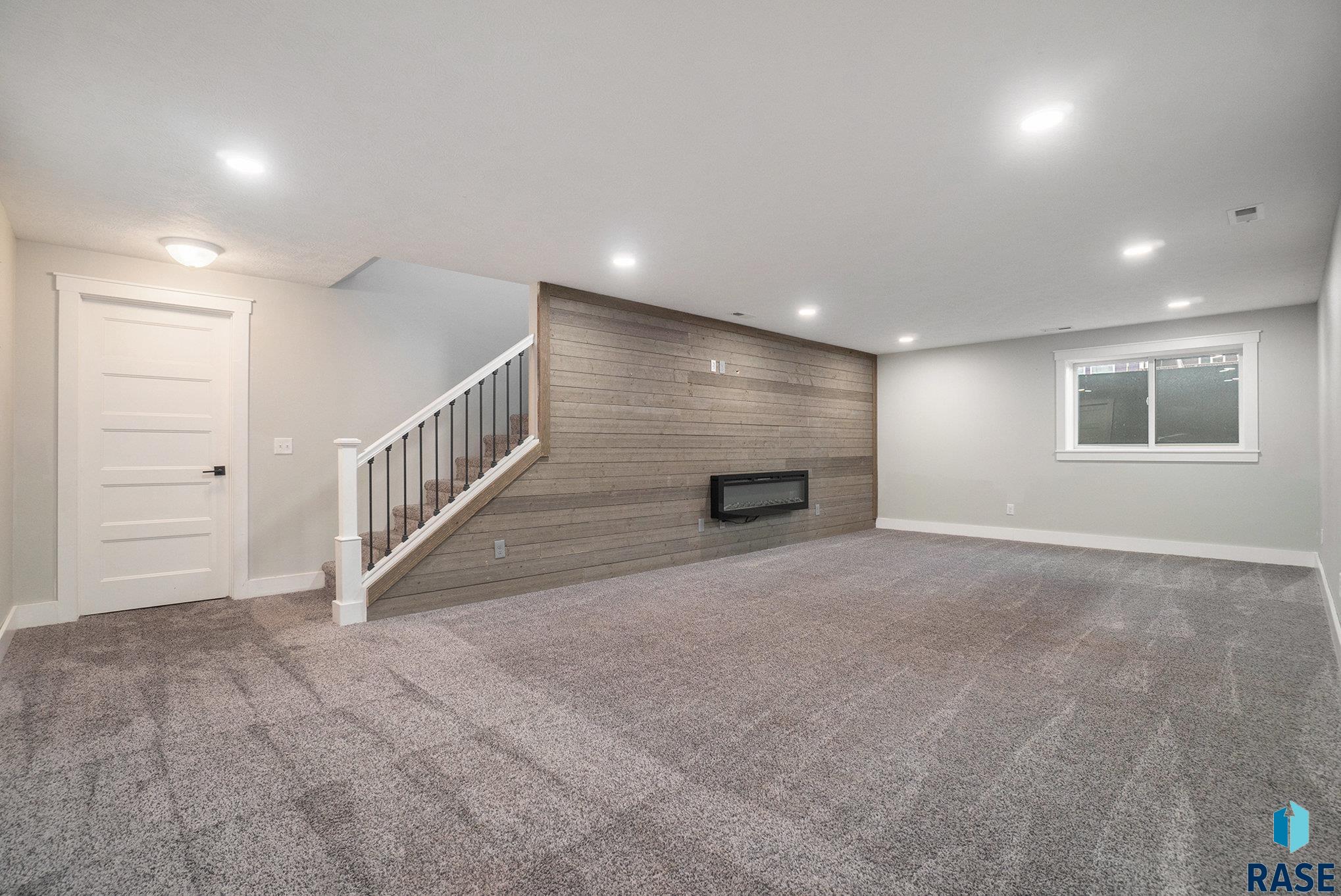 2405 E Yorkshire St Street, Sioux Falls, New Jersey image 24