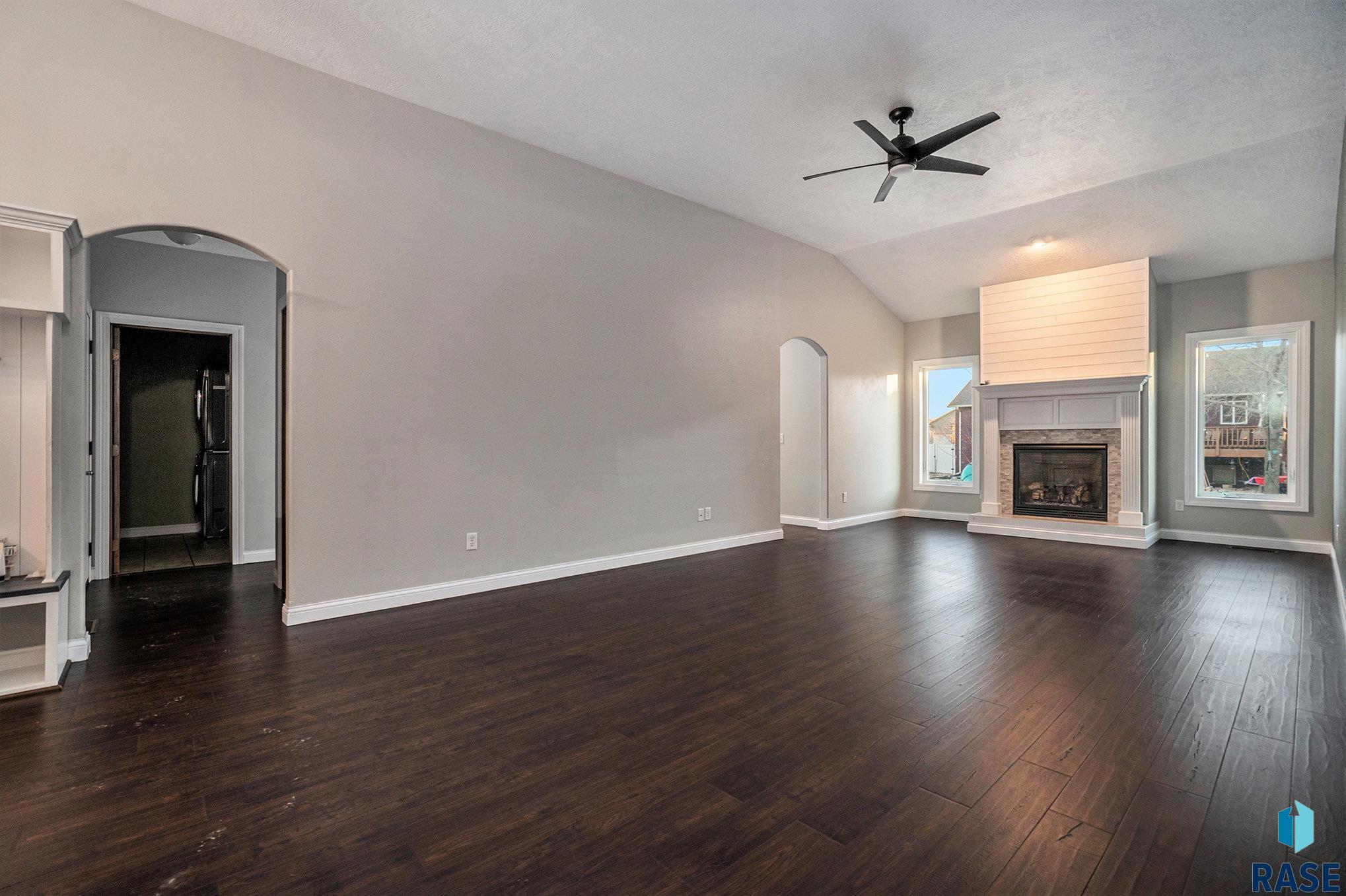 2405 E Yorkshire St Street, Sioux Falls, New Jersey image 6