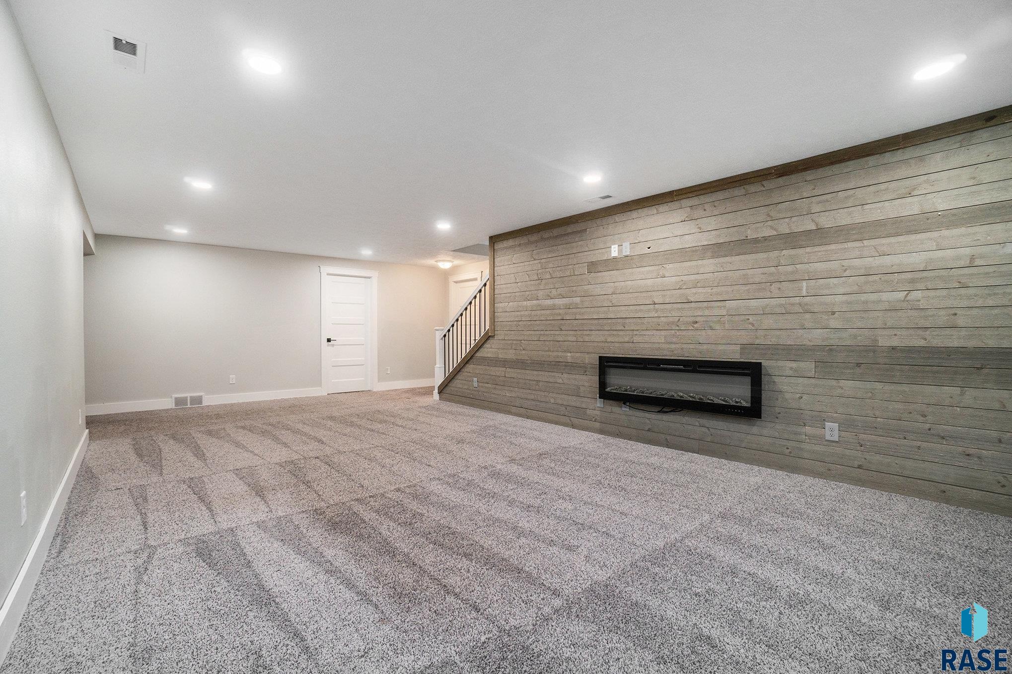 2405 E Yorkshire St Street, Sioux Falls, New Jersey image 23