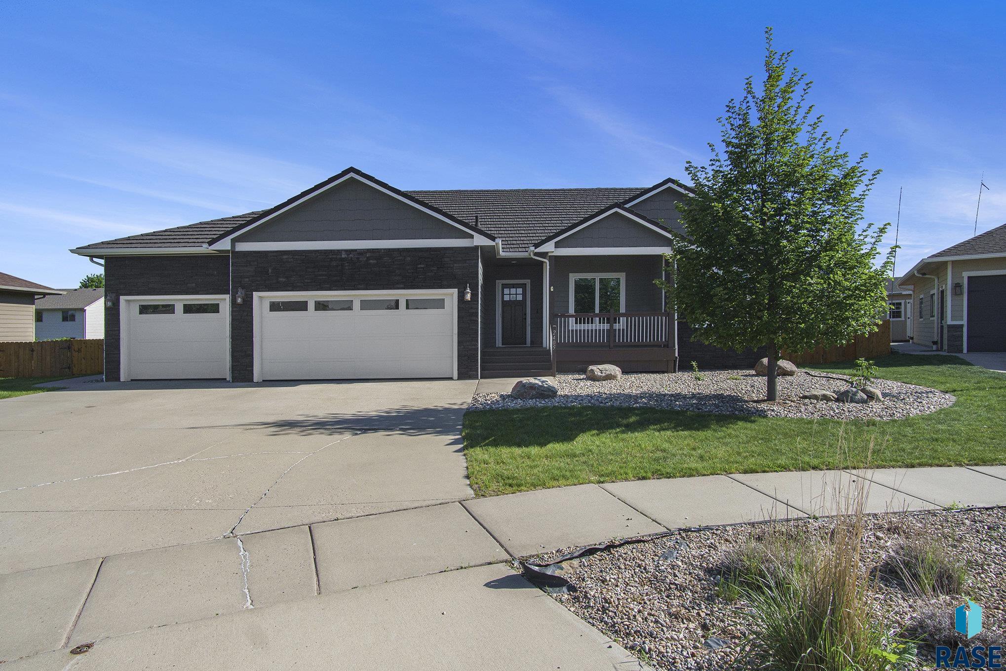 2405 E Yorkshire St Street, Sioux Falls, New Jersey image 1