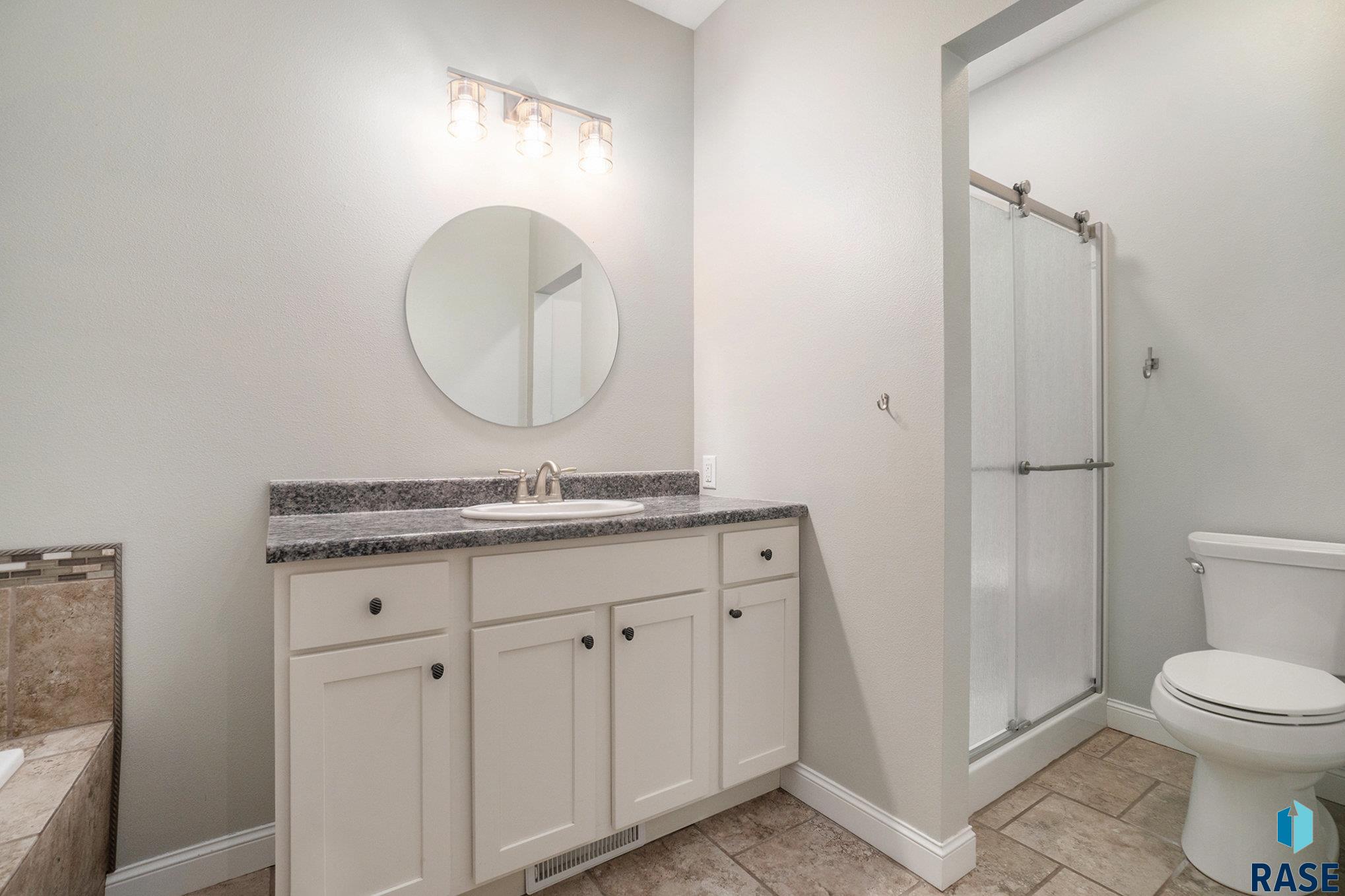 2405 E Yorkshire St Street, Sioux Falls, New Jersey image 16