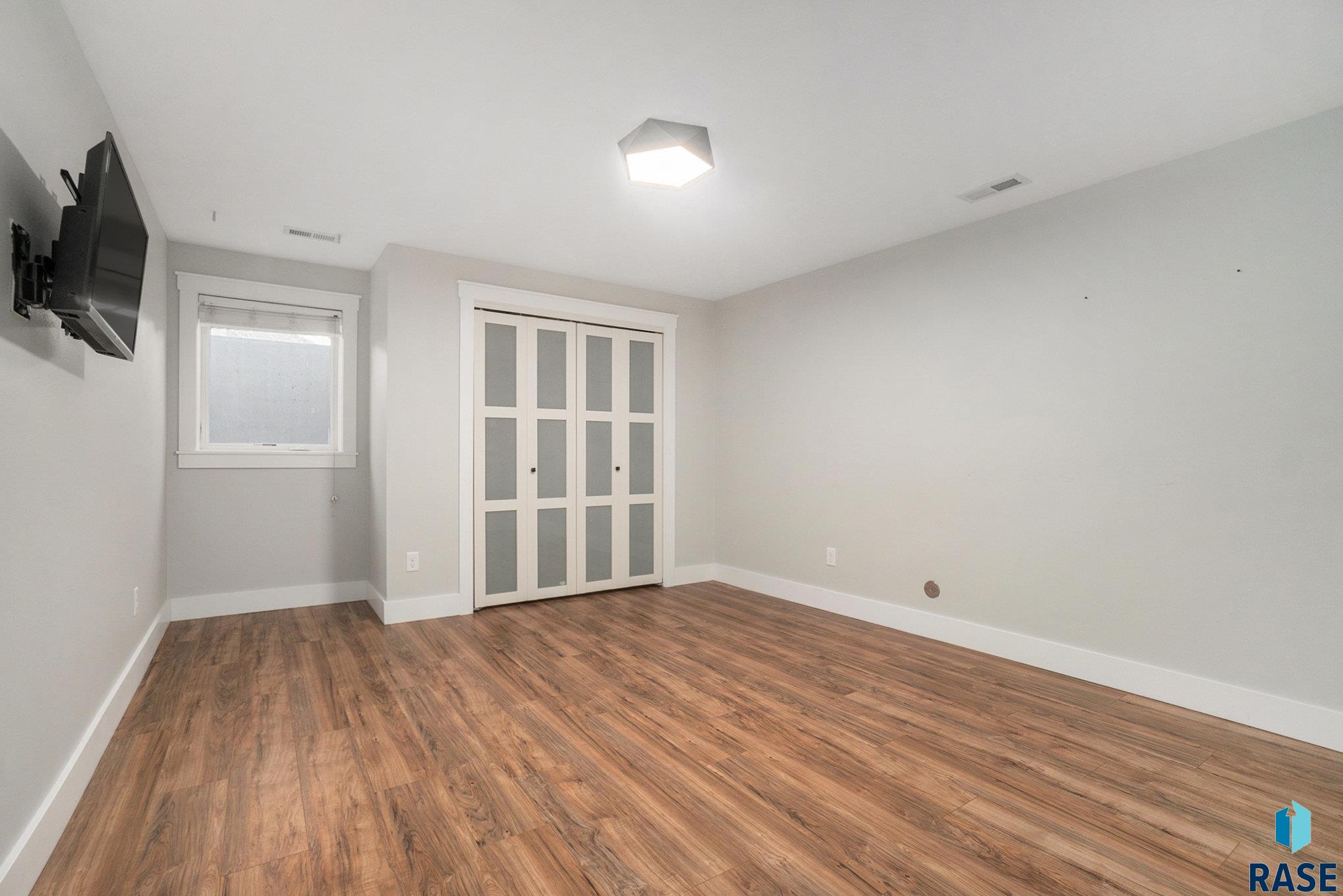 2405 E Yorkshire St Street, Sioux Falls, New Jersey image 28