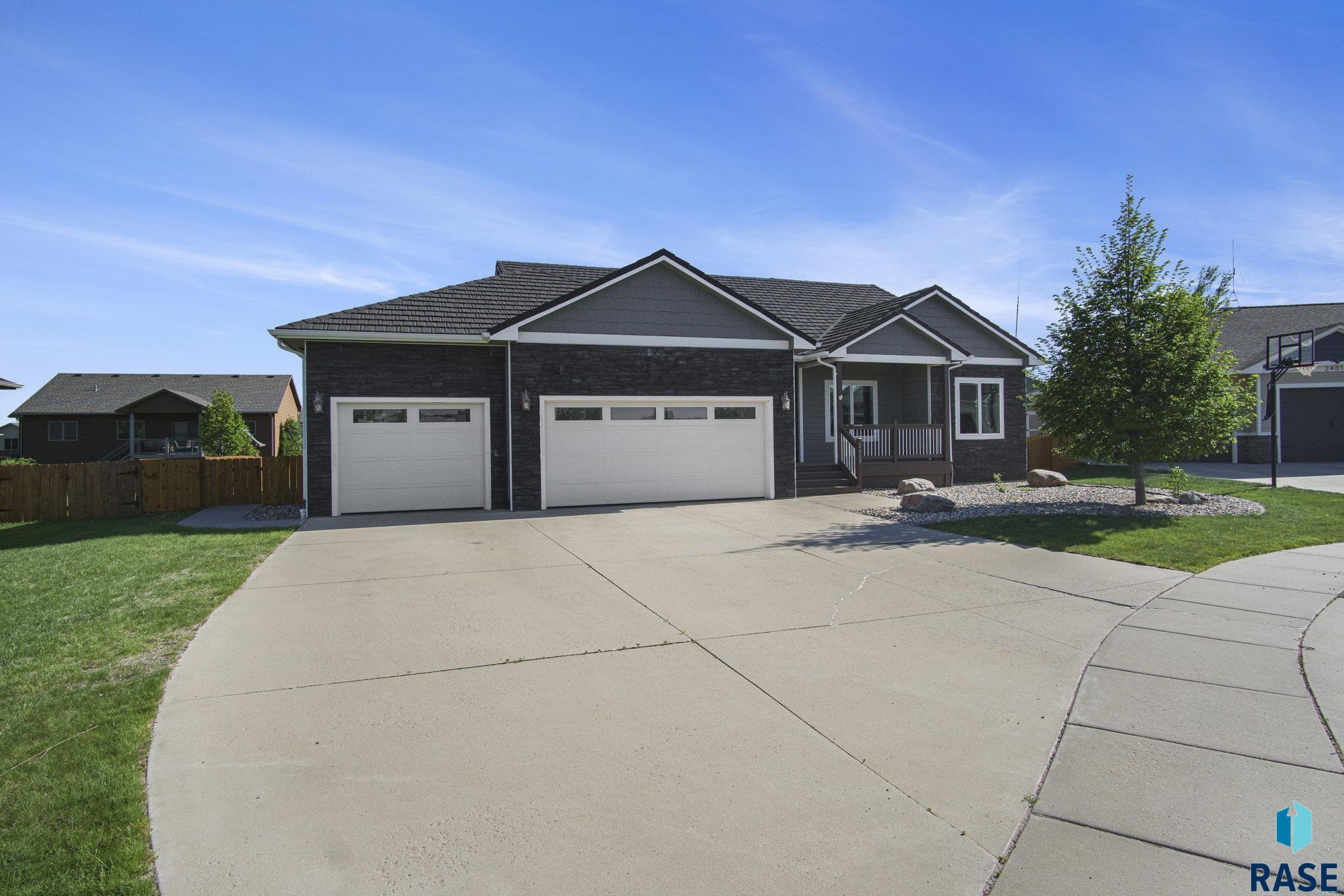 2405 E Yorkshire St Street, Sioux Falls, New Jersey image 2