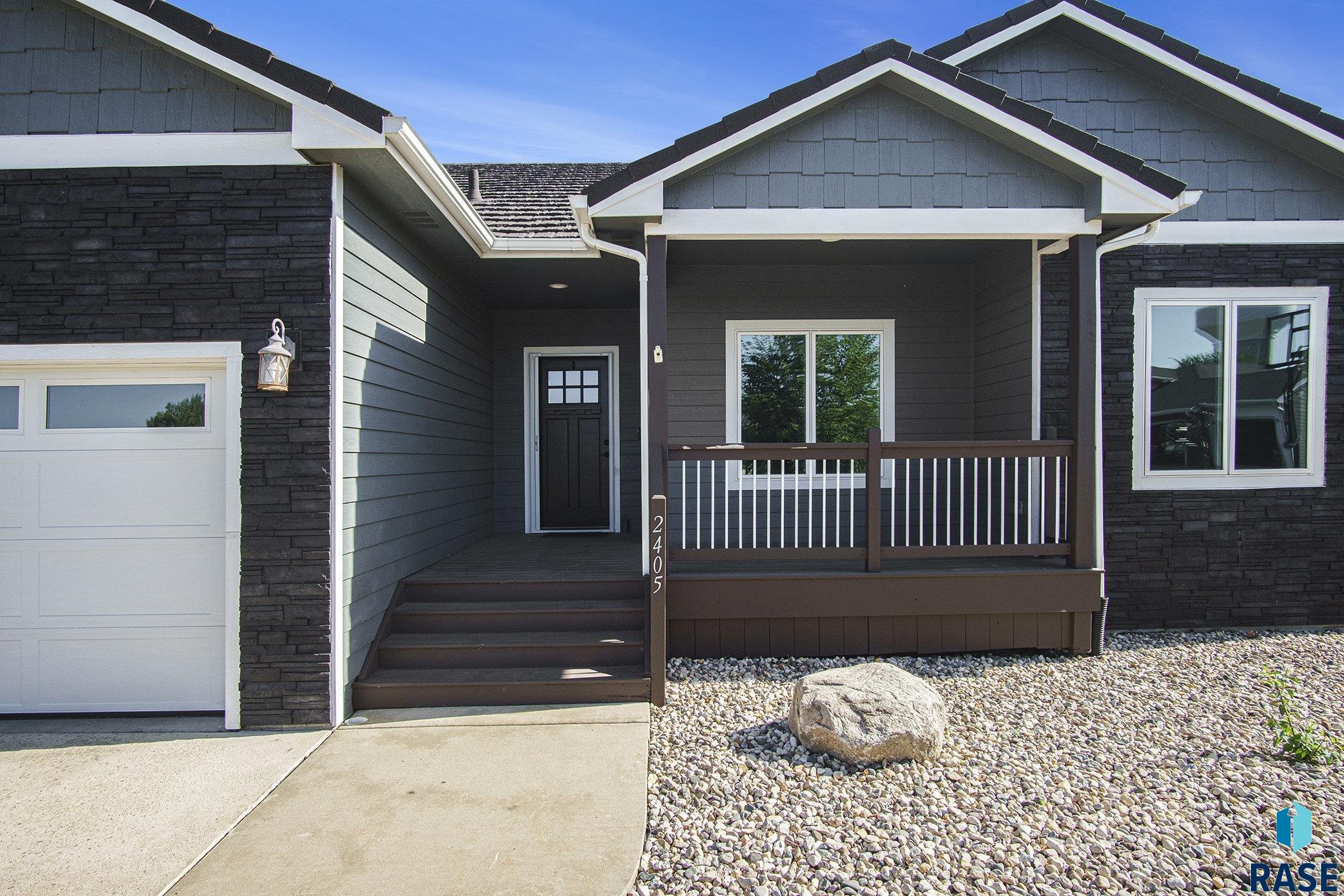 2405 E Yorkshire St Street, Sioux Falls, New Jersey image 3