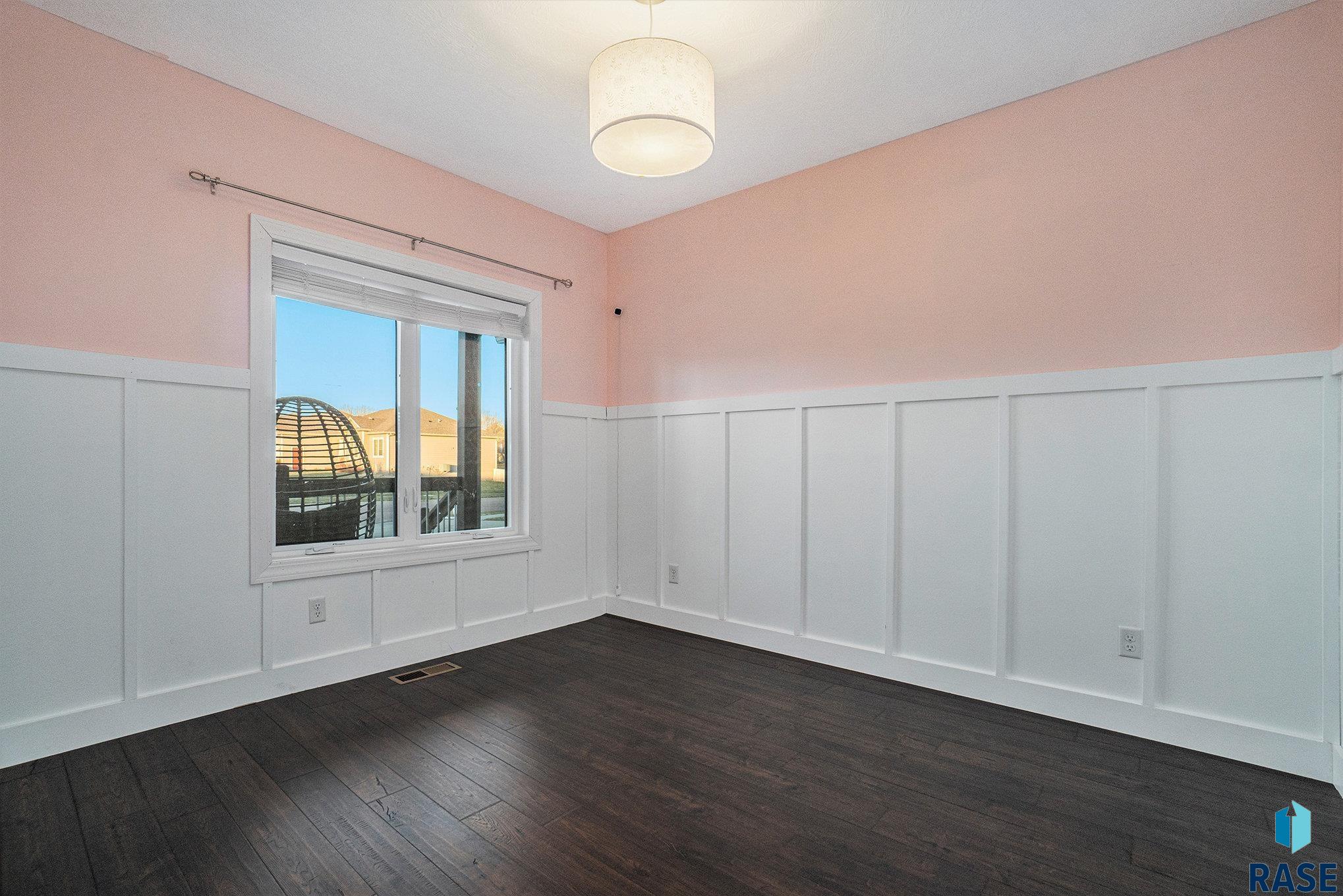 2405 E Yorkshire St Street, Sioux Falls, New Jersey image 18