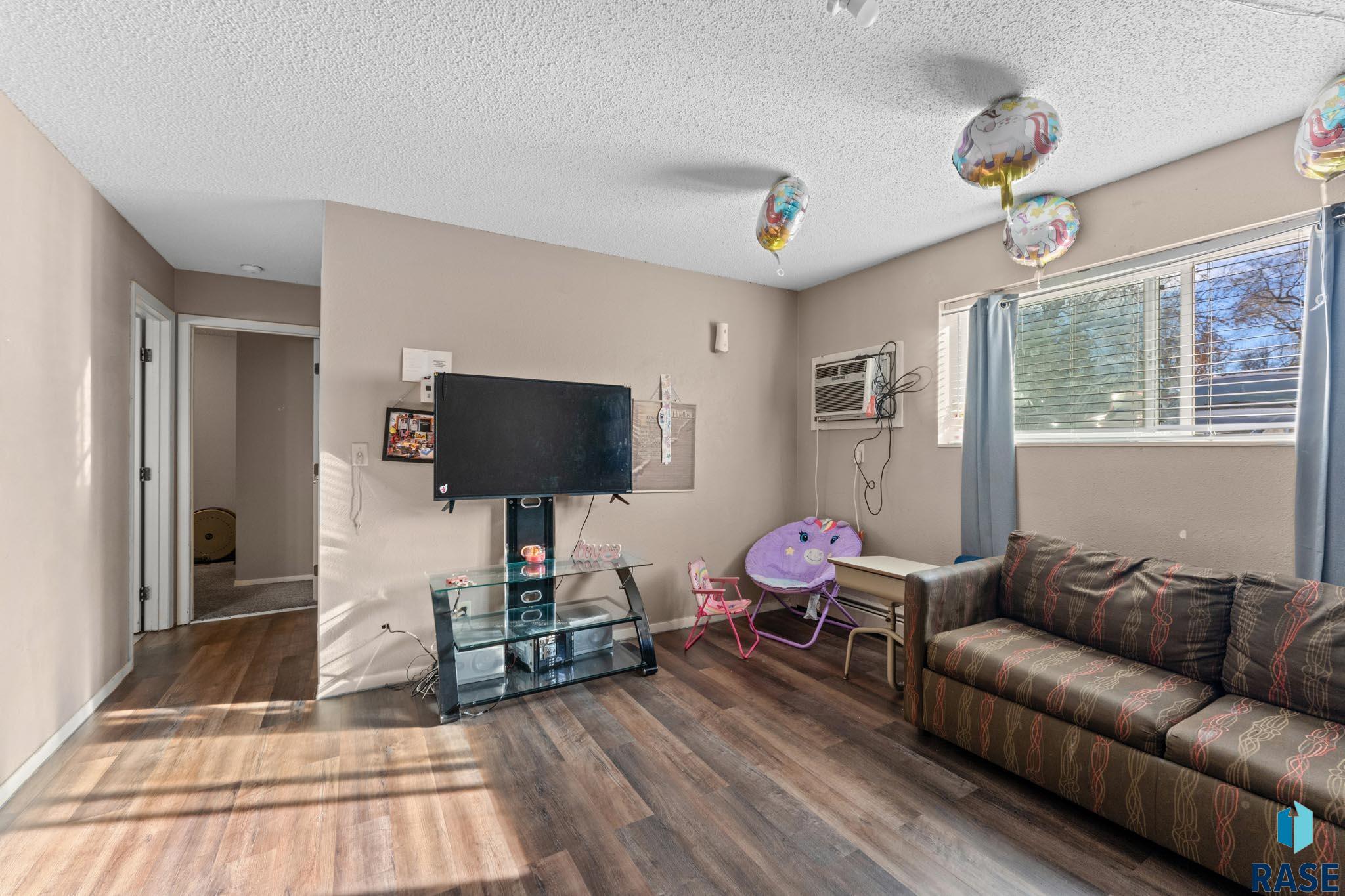 Flandreau, South Dakota 57028, United States, 16 Bedrooms Bedrooms, ,8 BathroomsBathrooms,Residential,Active,126485