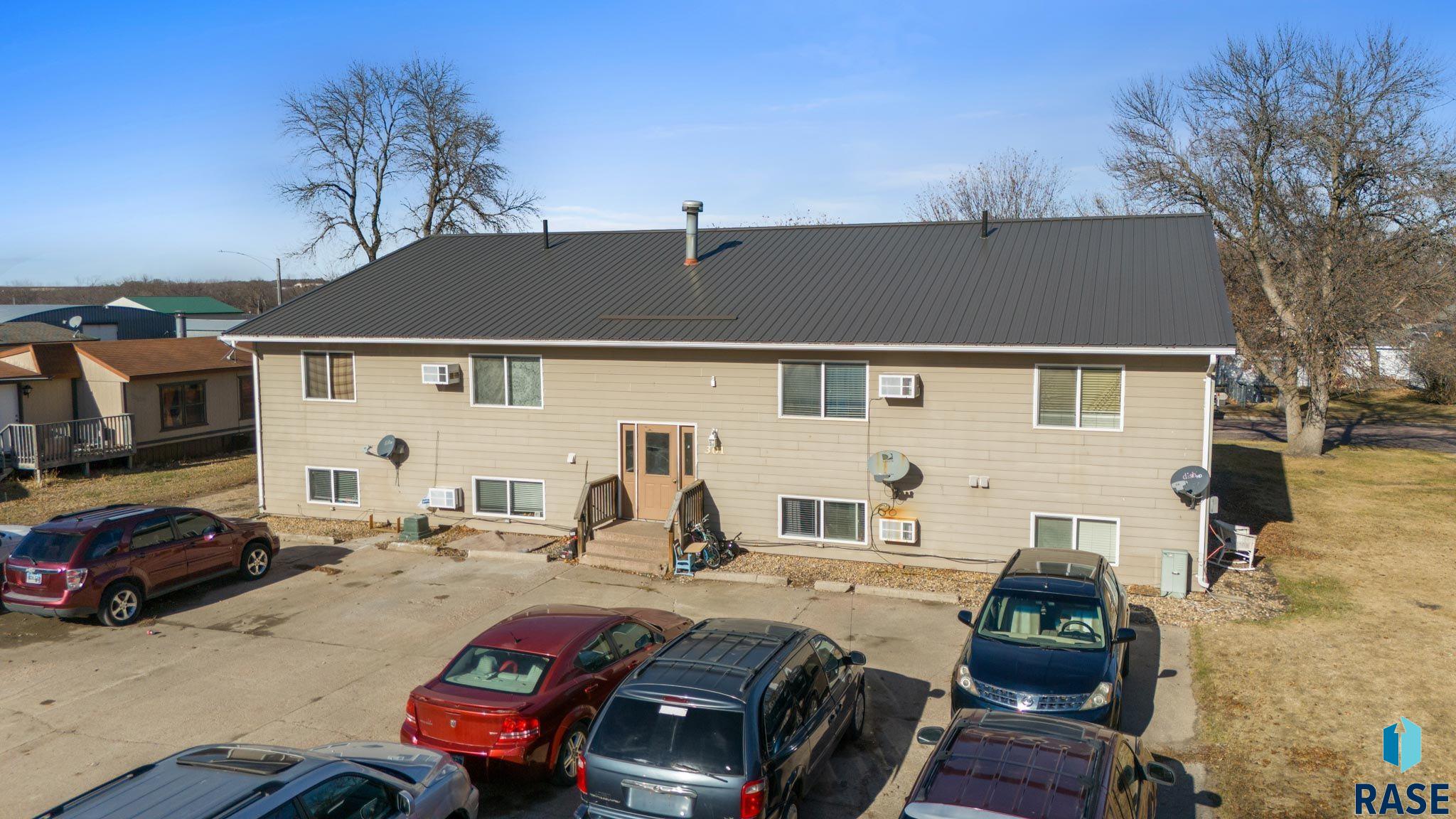 Flandreau, South Dakota 57028, United States, 16 Bedrooms Bedrooms, ,8 BathroomsBathrooms,Residential,Active,126485