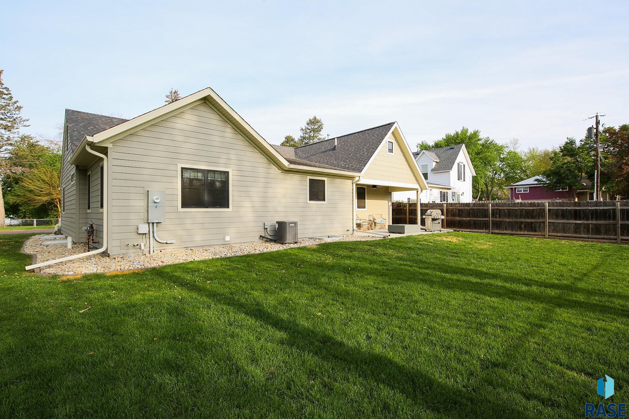 700 N Grant St Street, Canton, New Jersey image 2