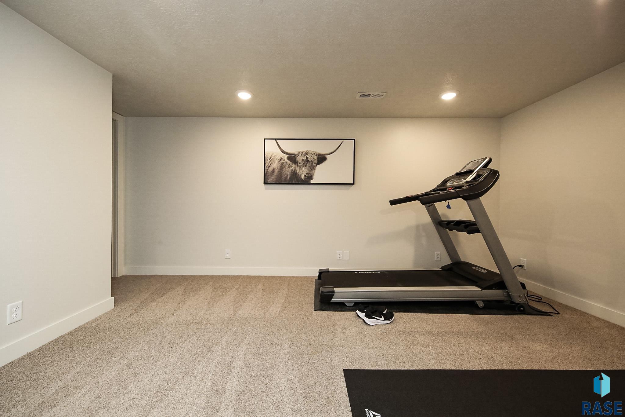 700 N Grant St Street, Canton, New Jersey image 23