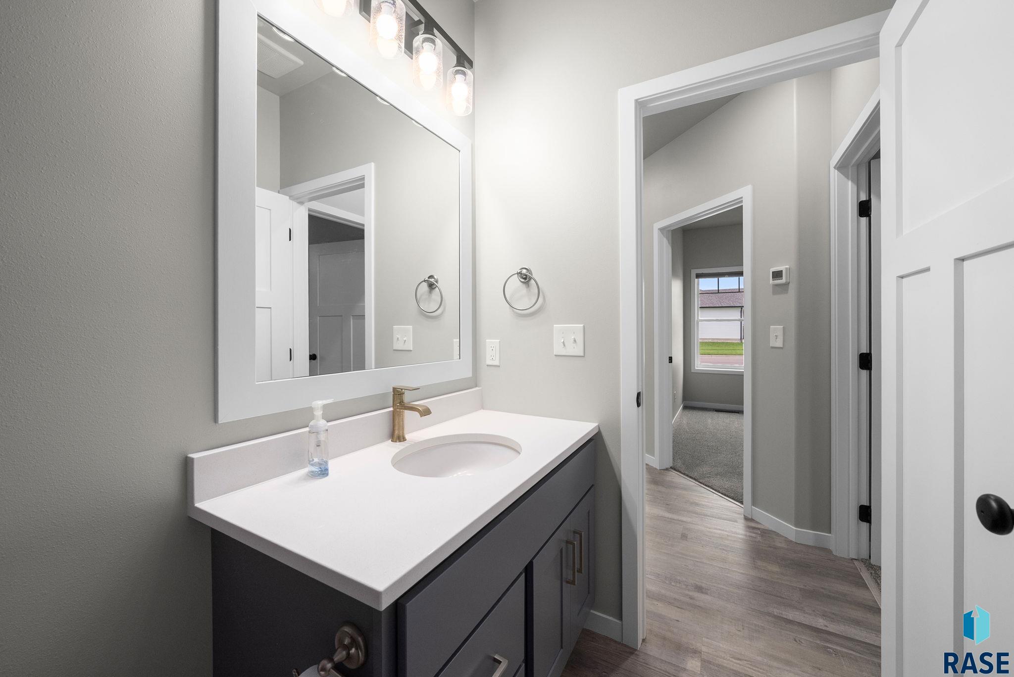 9001 W Rathburn St Street, Sioux Falls, South Dakota image 28