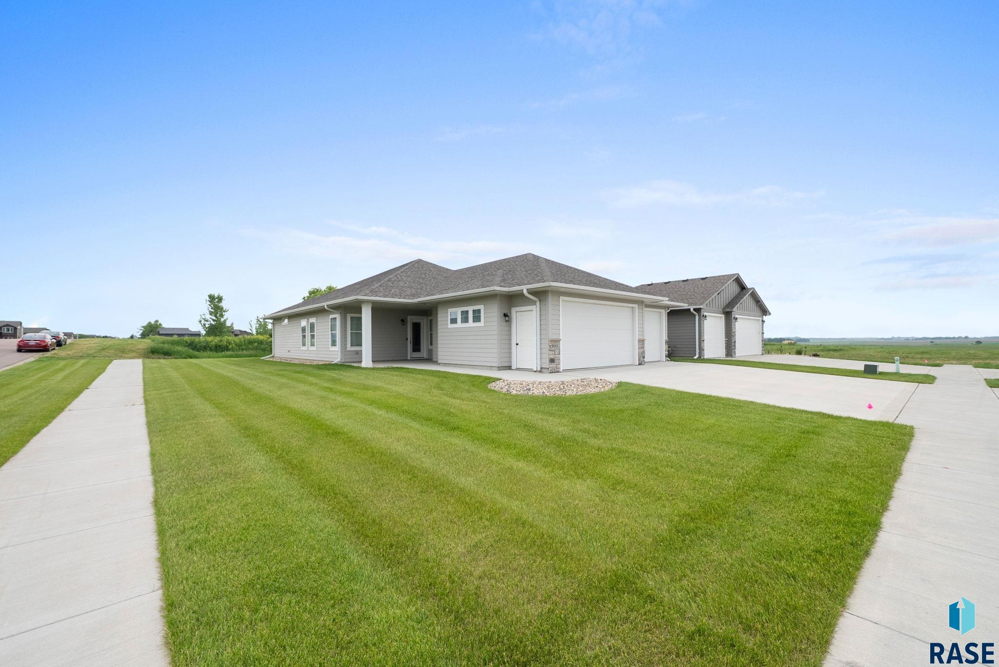 9001 W Rathburn St Street, Sioux Falls, South Dakota image 2