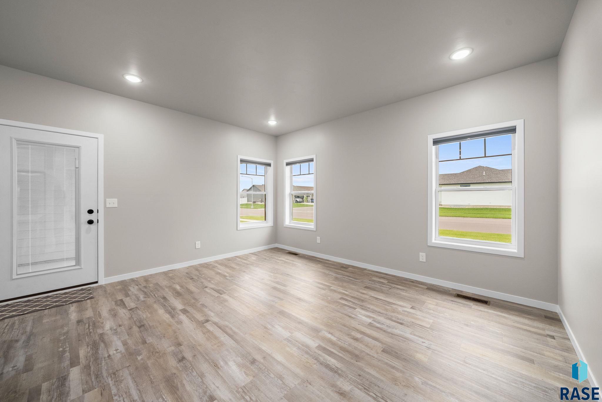 9001 W Rathburn St Street, Sioux Falls, South Dakota image 5