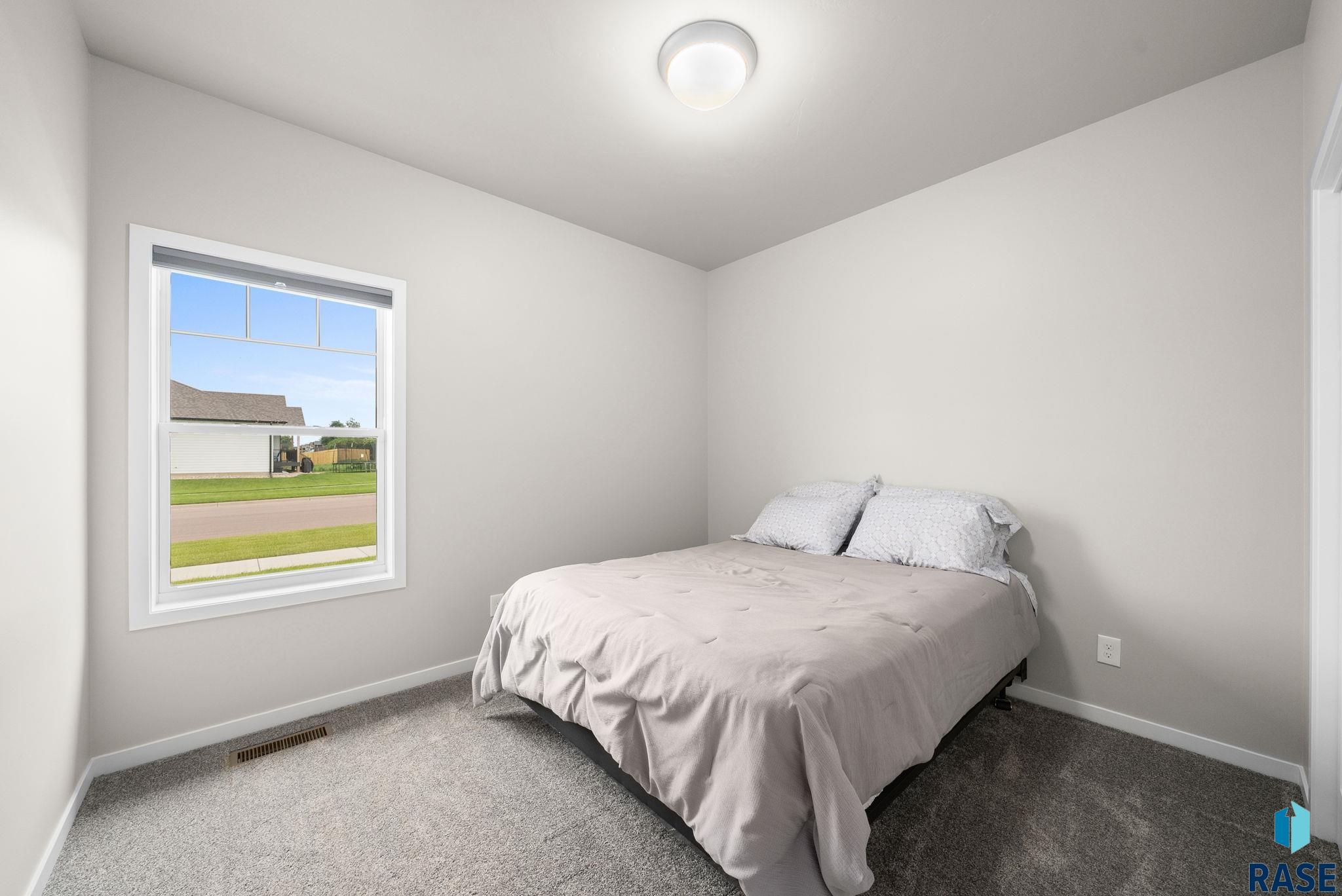 9001 W Rathburn St Street, Sioux Falls, South Dakota image 26
