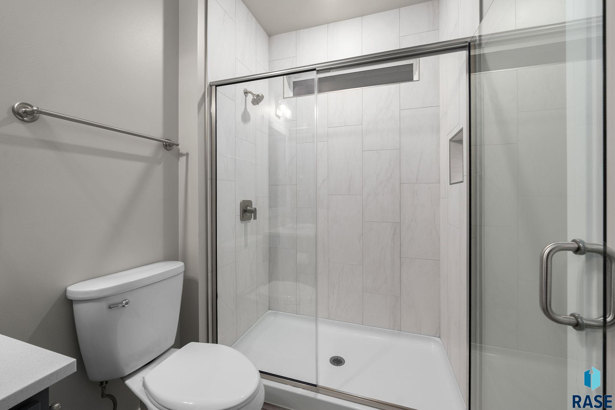 9001 W Rathburn St Street, Sioux Falls, South Dakota image 25