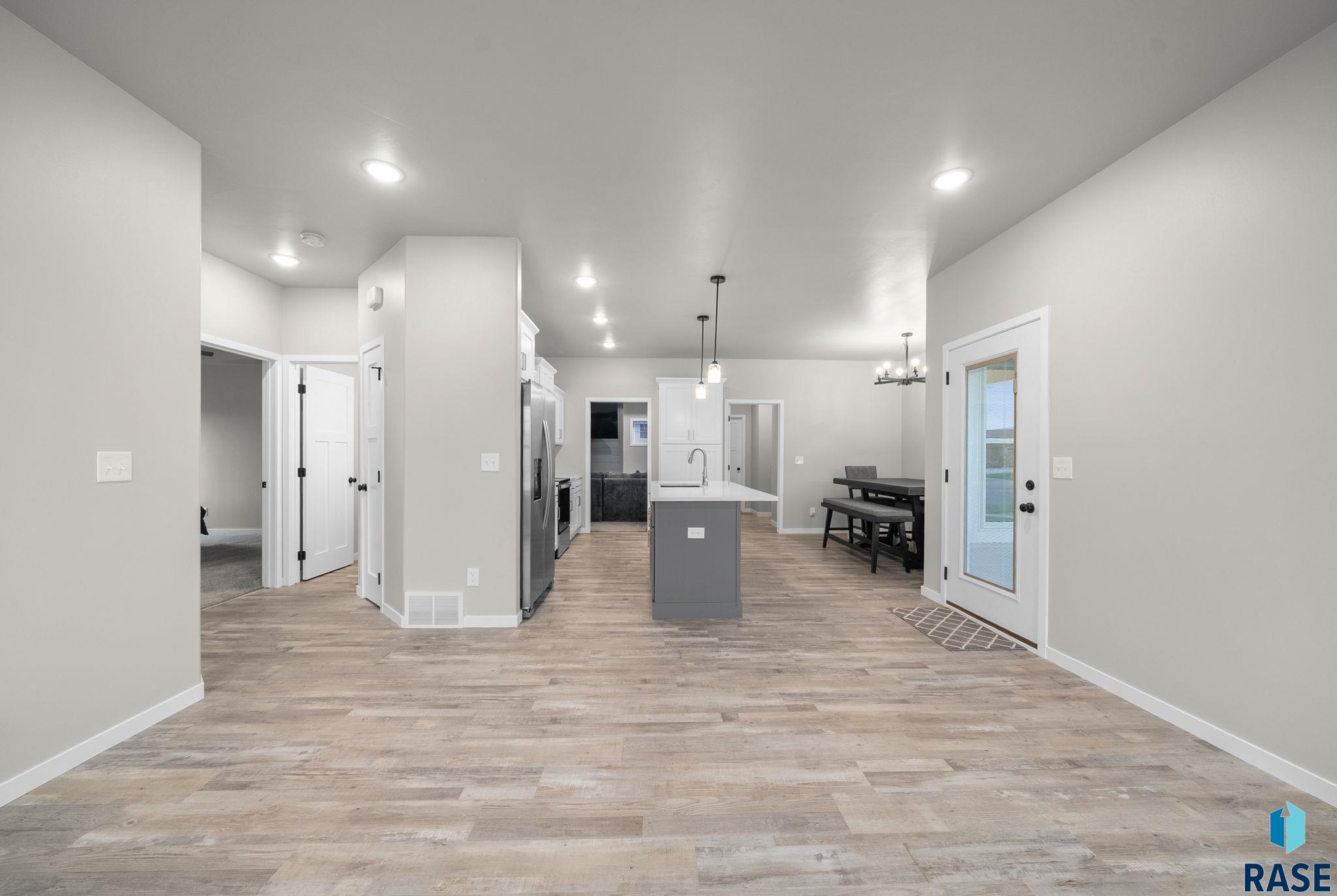 9001 W Rathburn St Street, Sioux Falls, South Dakota image 6