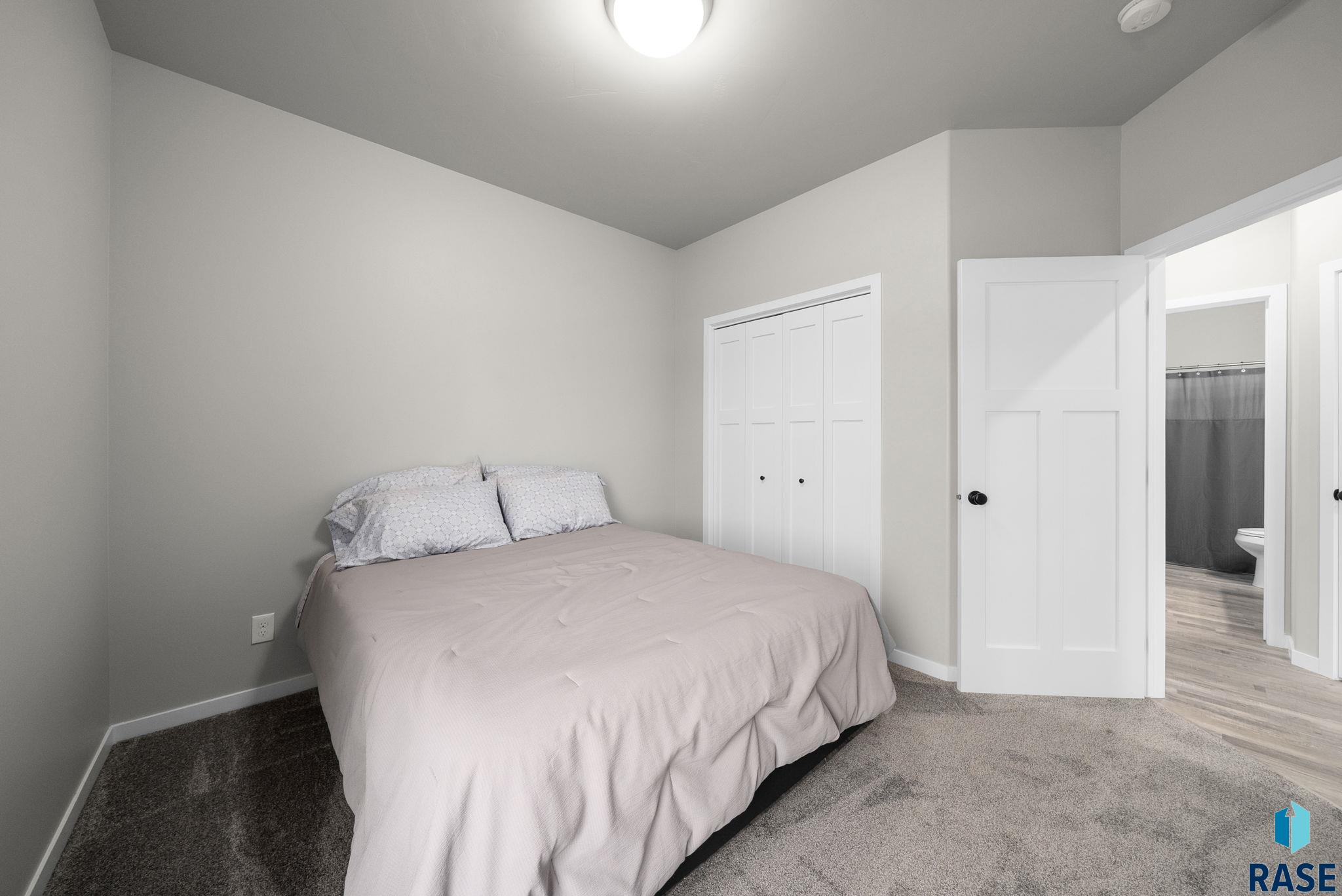 9001 W Rathburn St Street, Sioux Falls, South Dakota image 27