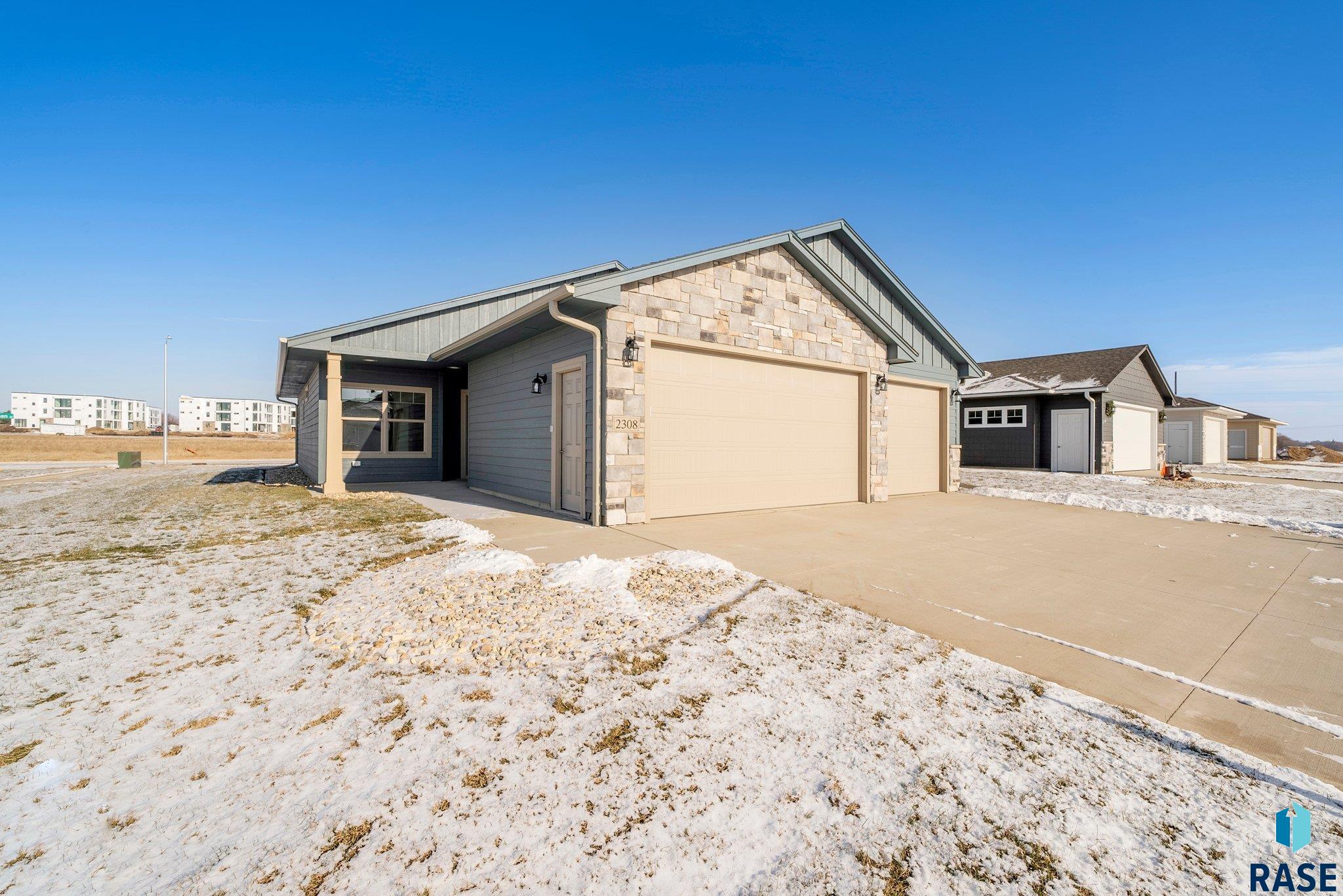 2308 E Tinley St Street, Brandon, South Dakota image 1