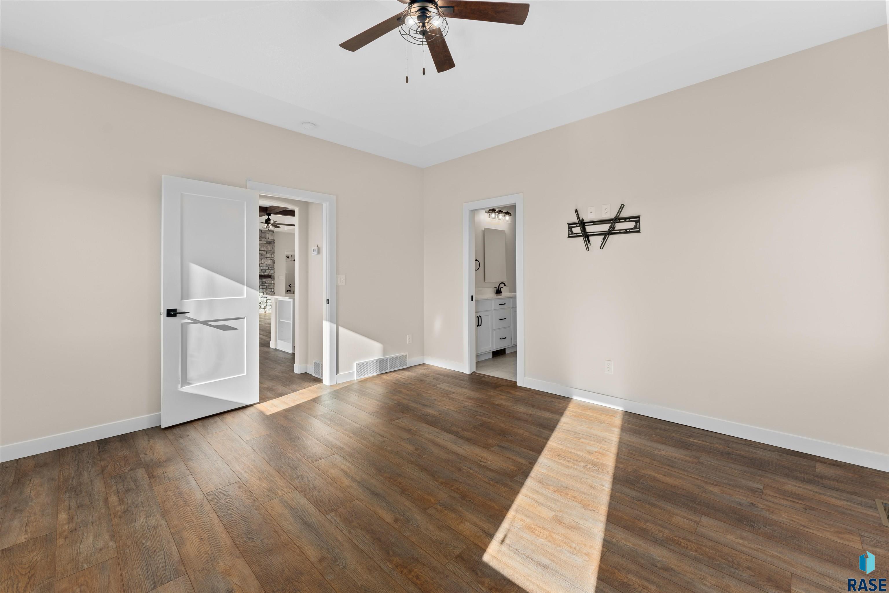 8320 E Wicker Ct Court, Sioux Falls, South Dakota image 32