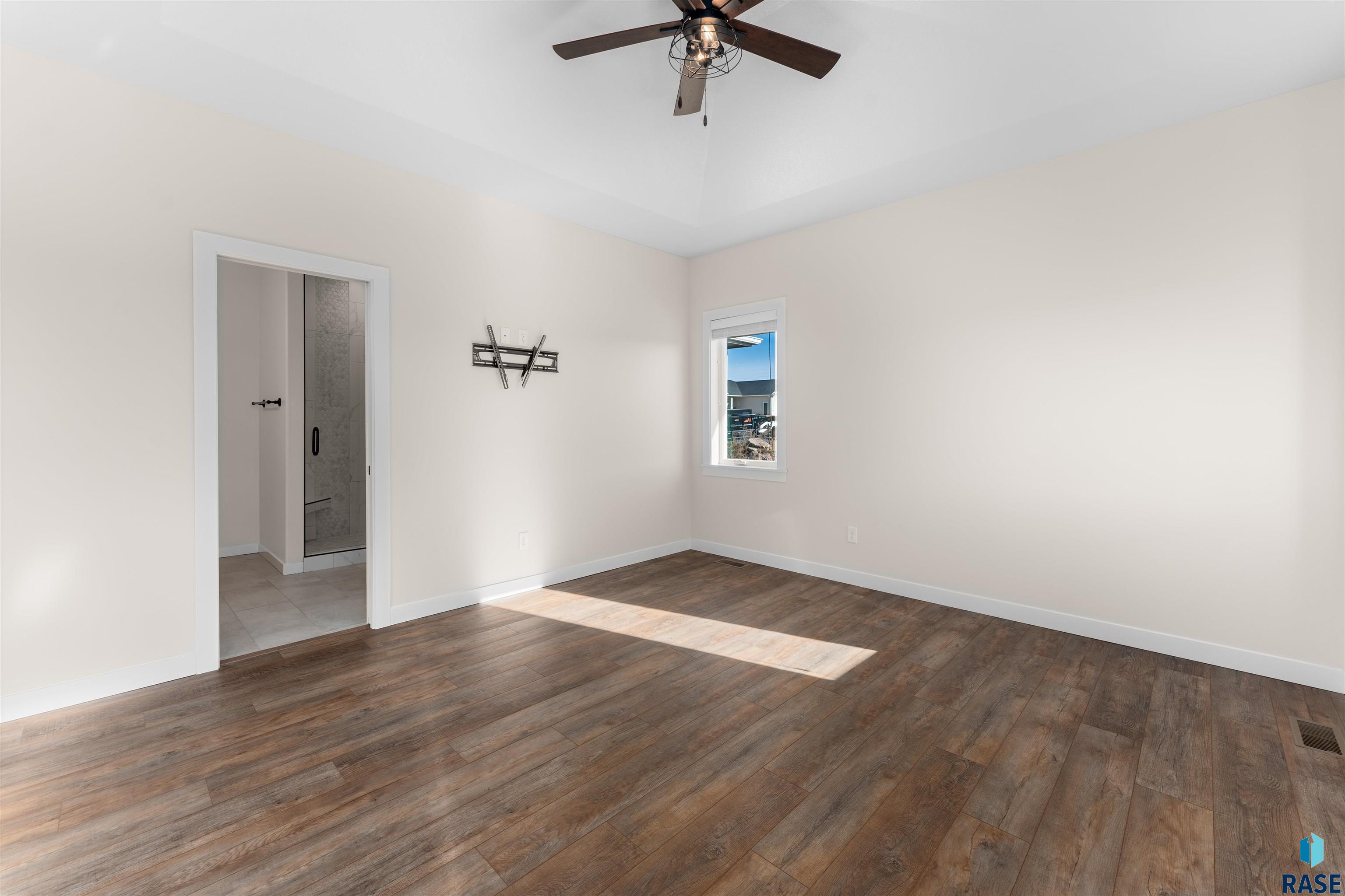 8320 E Wicker Ct Court, Sioux Falls, South Dakota image 33