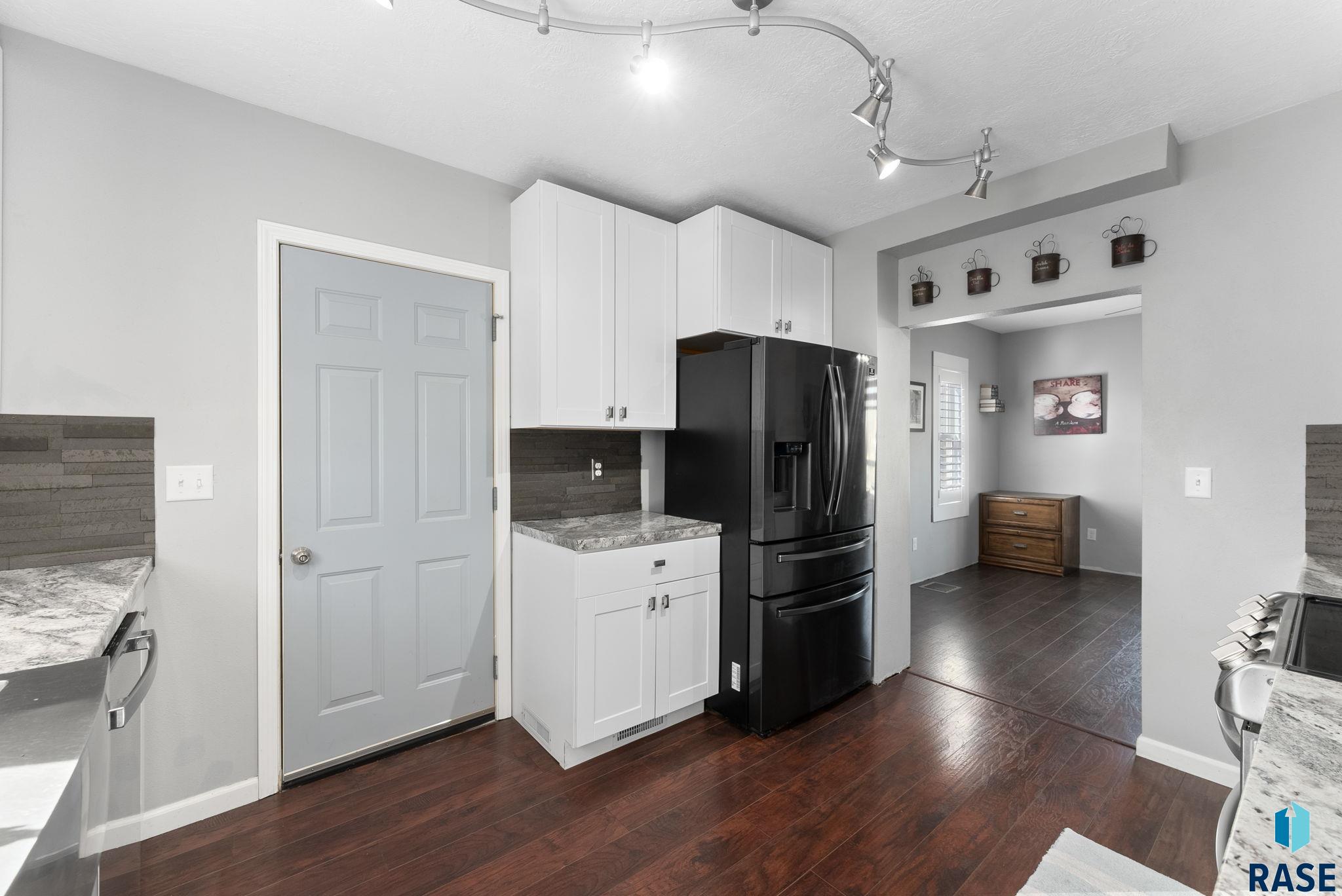 201 S Washington St Street, Humboldt, South Dakota image 3