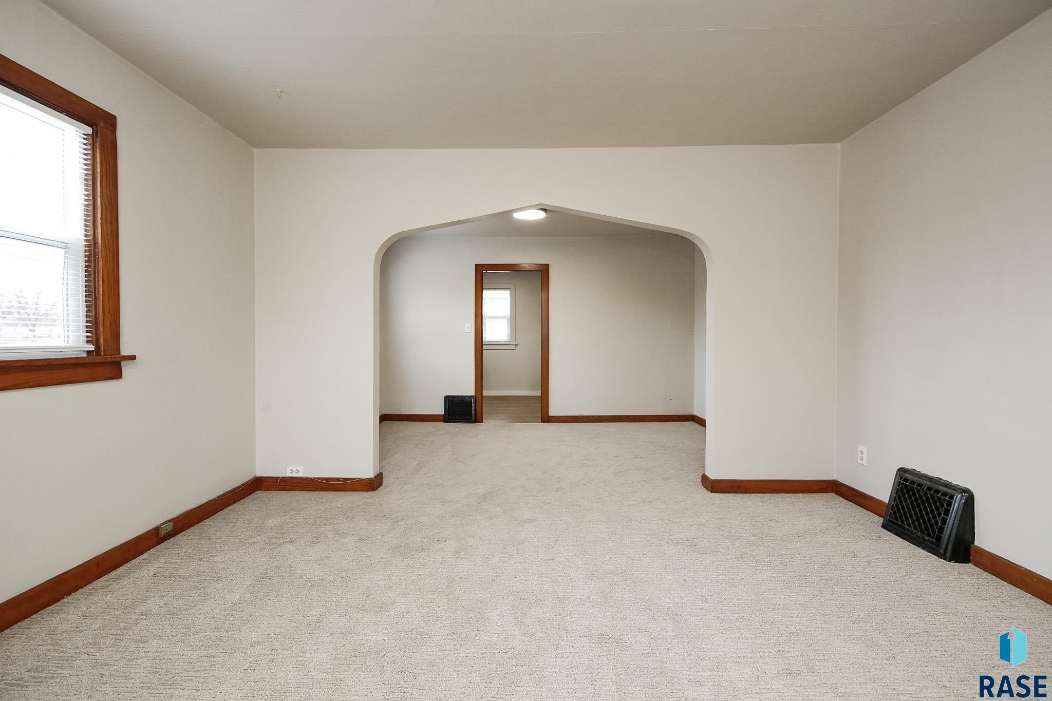 1330 W 14th St Street, Sioux Falls, South Dakota image 9