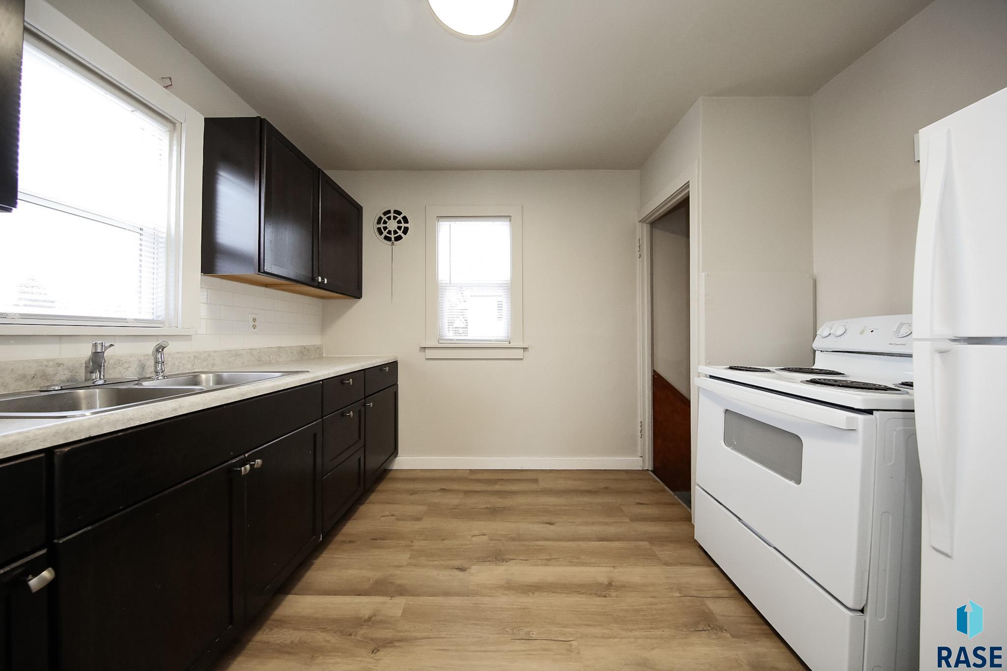 1330 W 14th St Street, Sioux Falls, South Dakota image 4