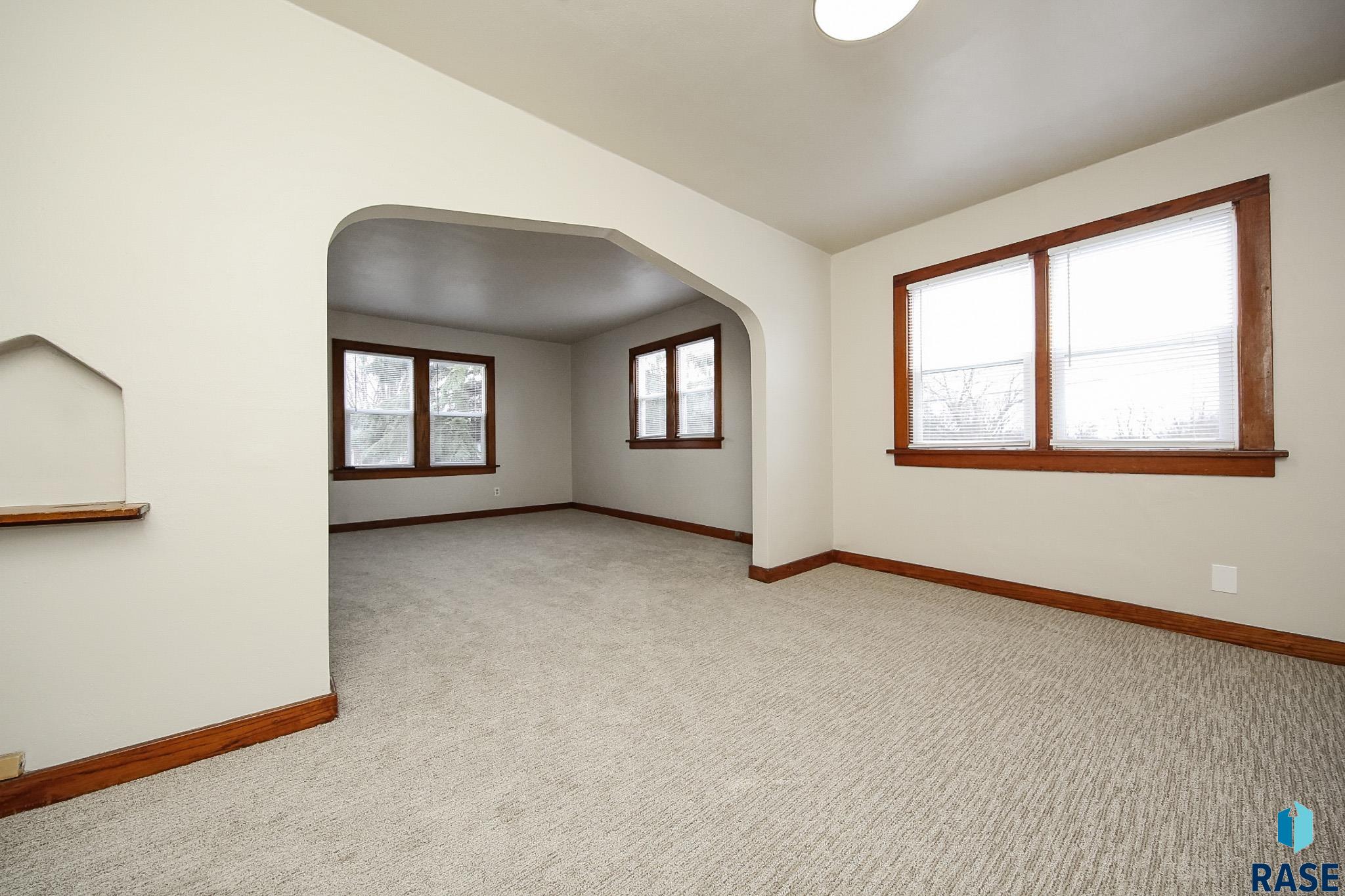 1330 W 14th St Street, Sioux Falls, South Dakota image 8