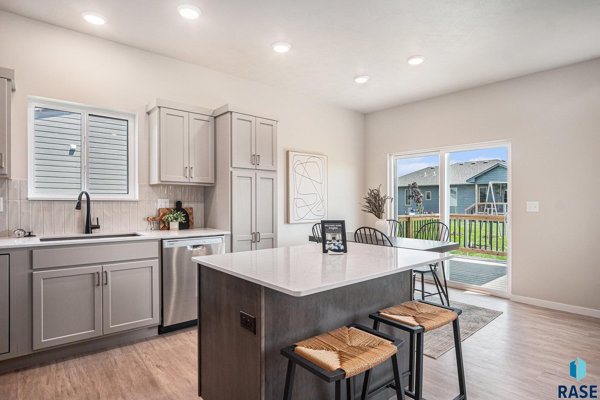 5301 E Lumin St Street, Sioux Falls, New Jersey image 4