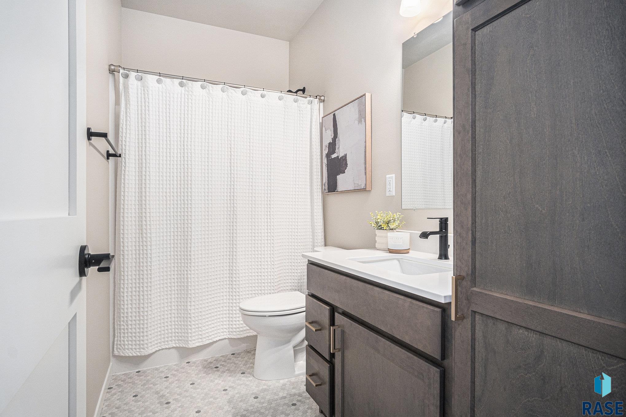 5301 E Lumin St Street, Sioux Falls, New Jersey image 16