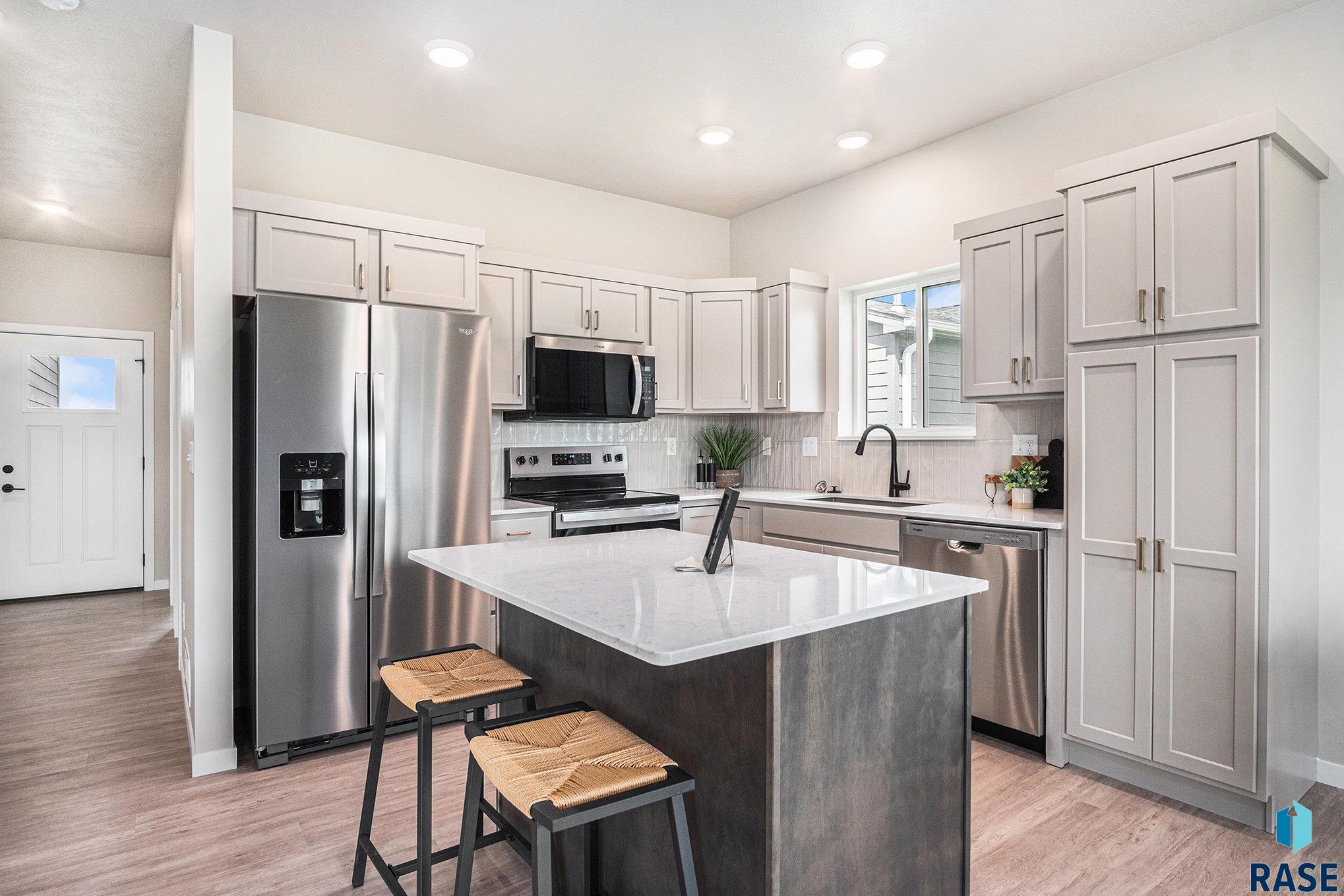 5301 E Lumin St Street, Sioux Falls, New Jersey image 3