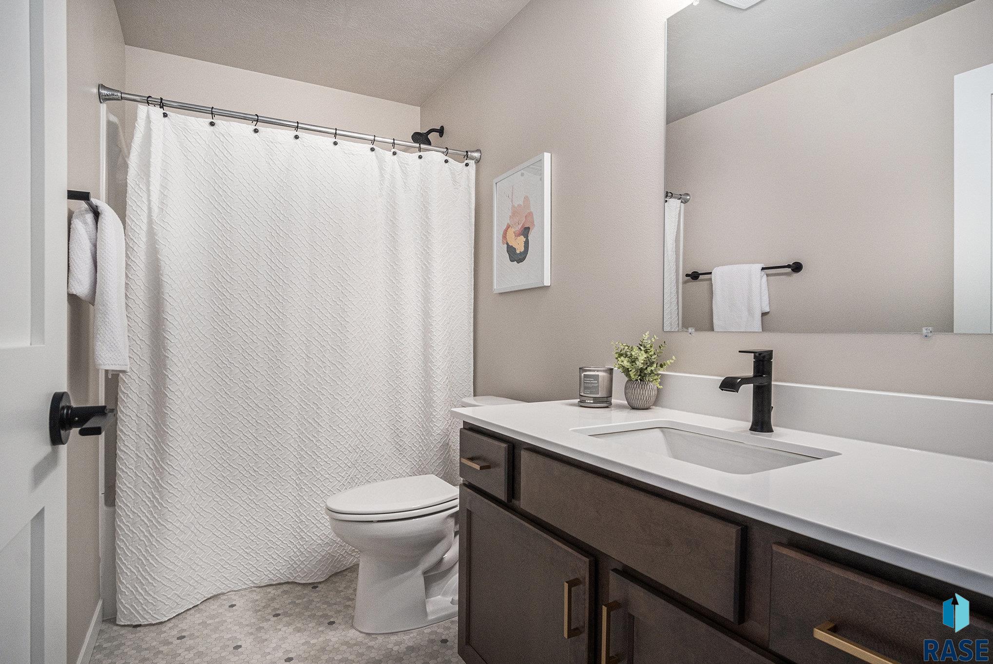 5301 E Lumin St Street, Sioux Falls, New Jersey image 9