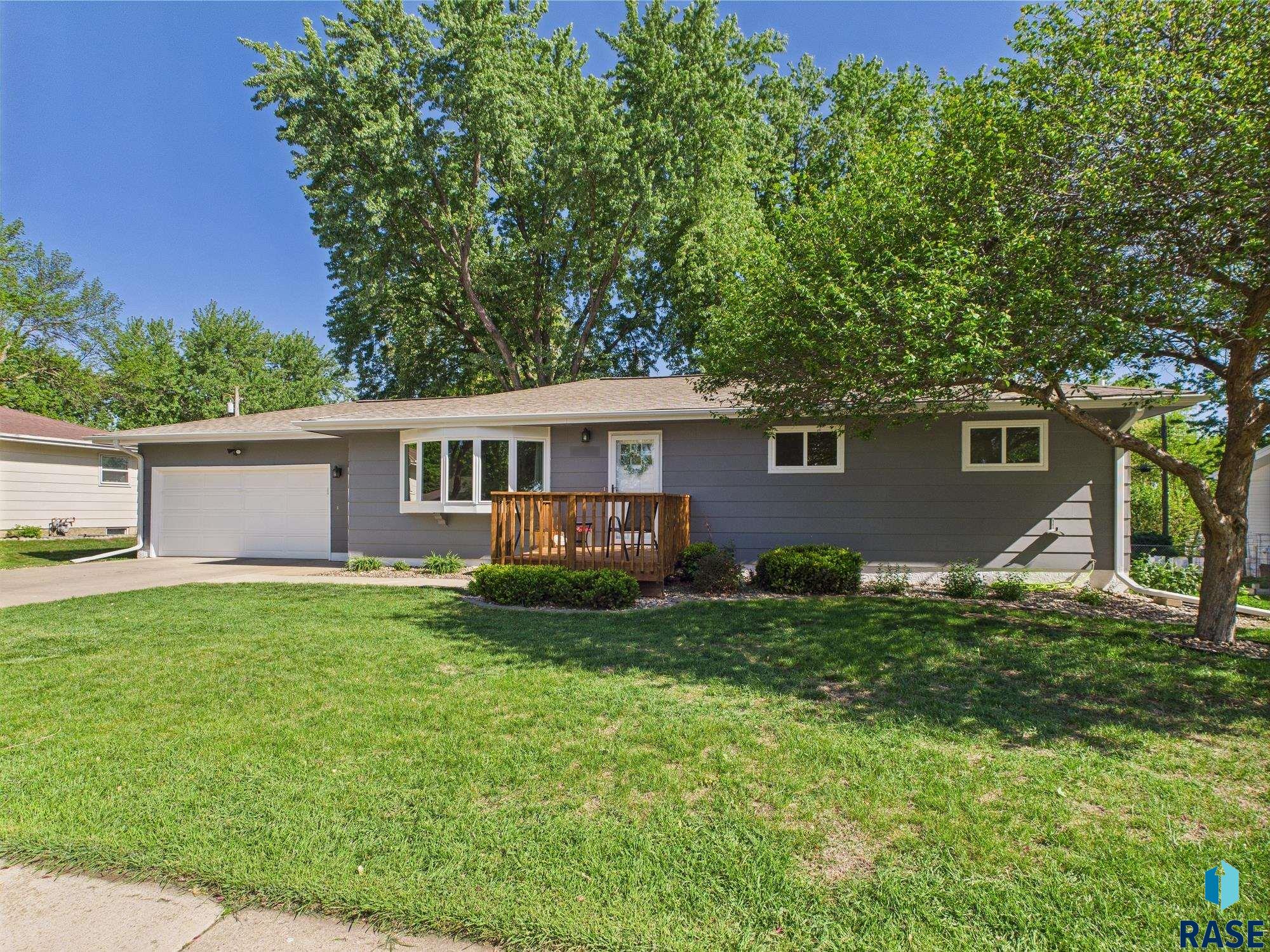 4704 W 38th St Street, Sioux Falls, New Jersey image 1
