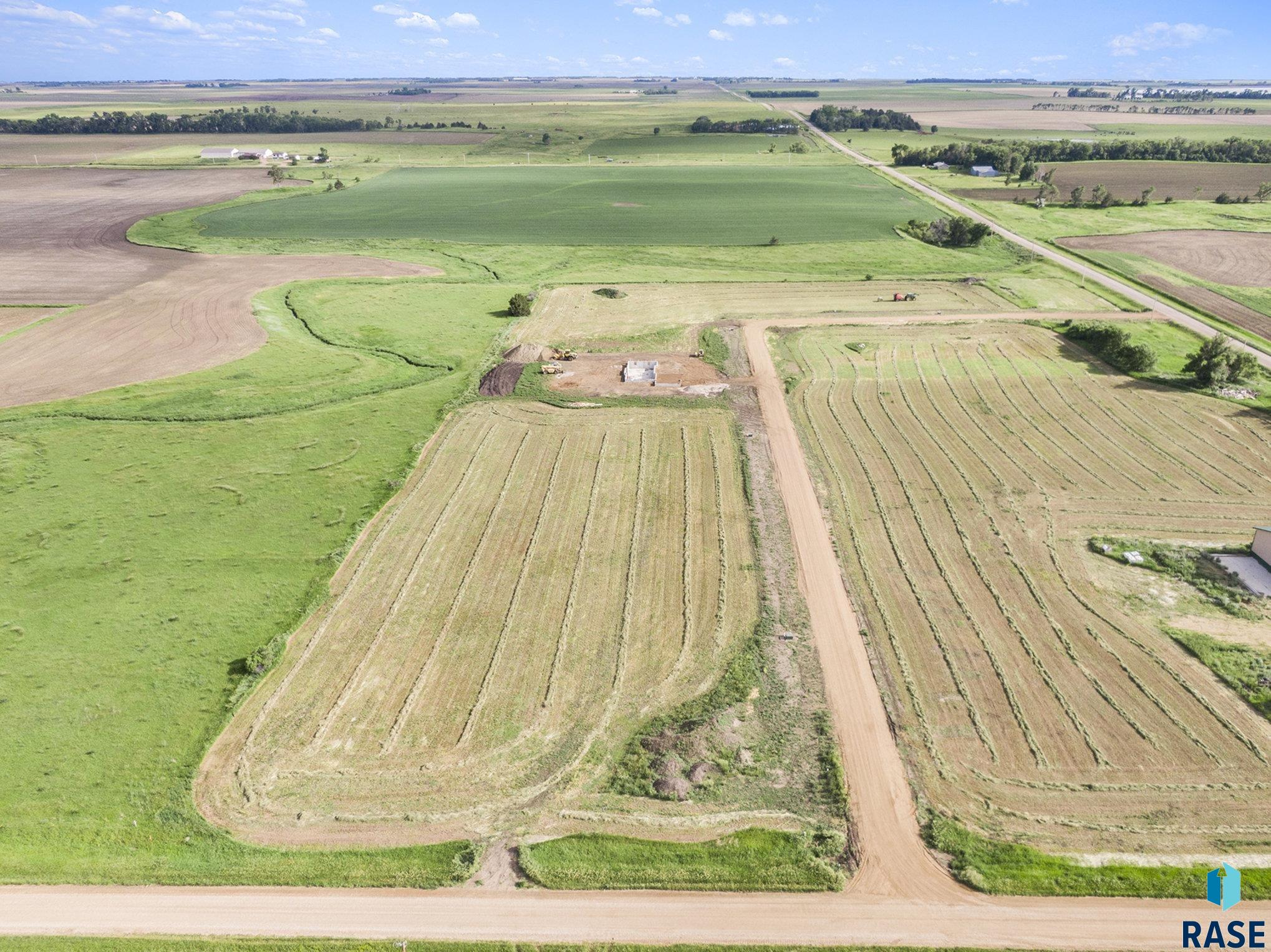 2140 Harvest Creek Ln Lane #8, Madison, South Dakota image 14