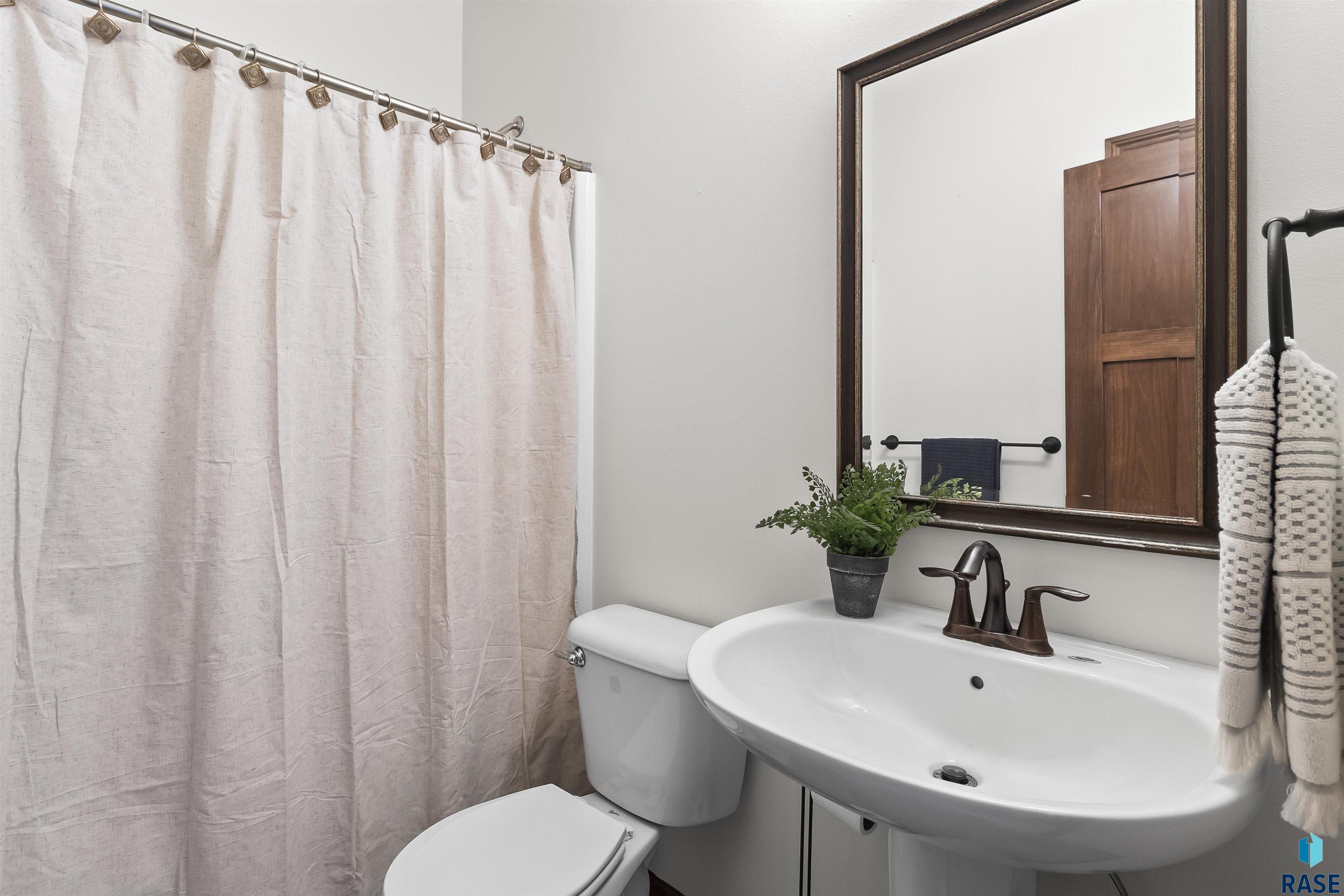 7801 W Chesapeake Ln Lane, Sioux Falls, South Dakota image 25
