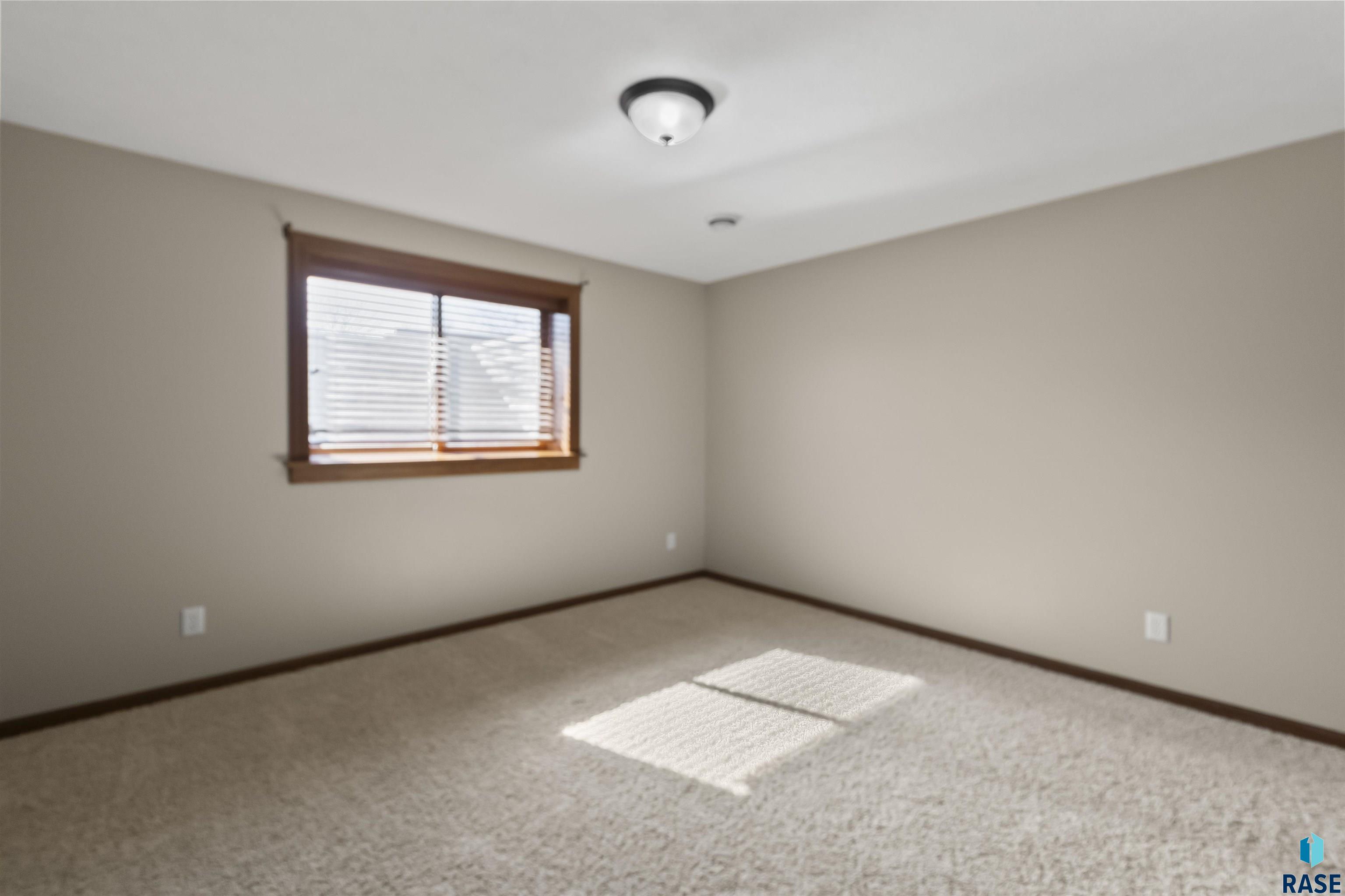 7801 W Chesapeake Ln Lane, Sioux Falls, South Dakota image 36