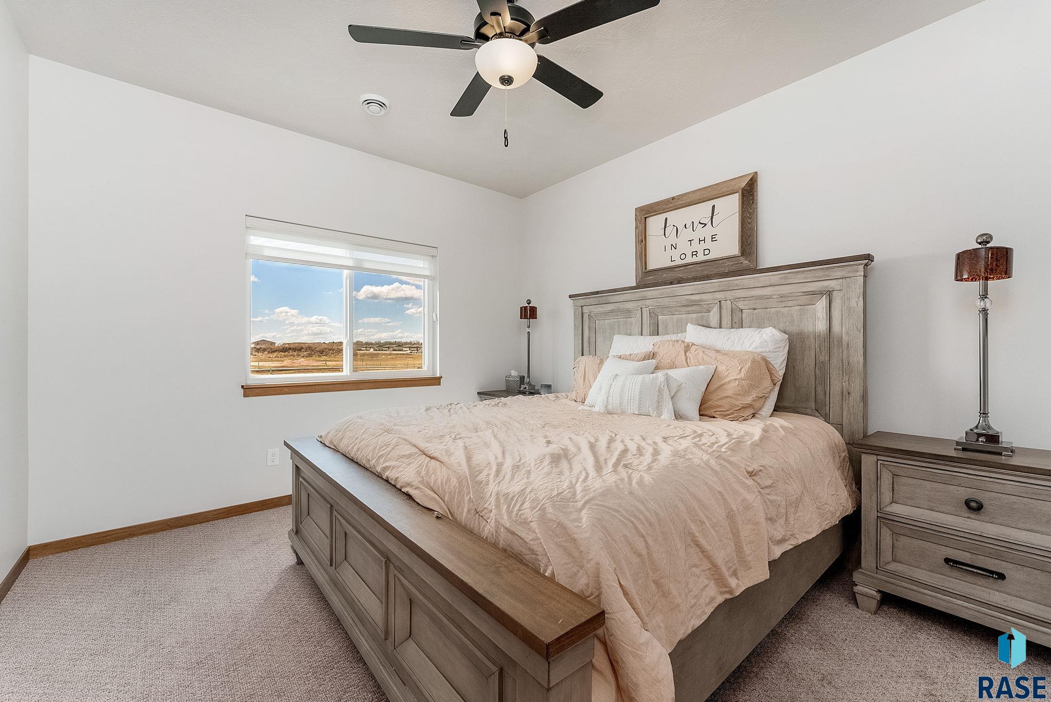 3505 S Chalice Pl Place, Sioux Falls, New Jersey image 8
