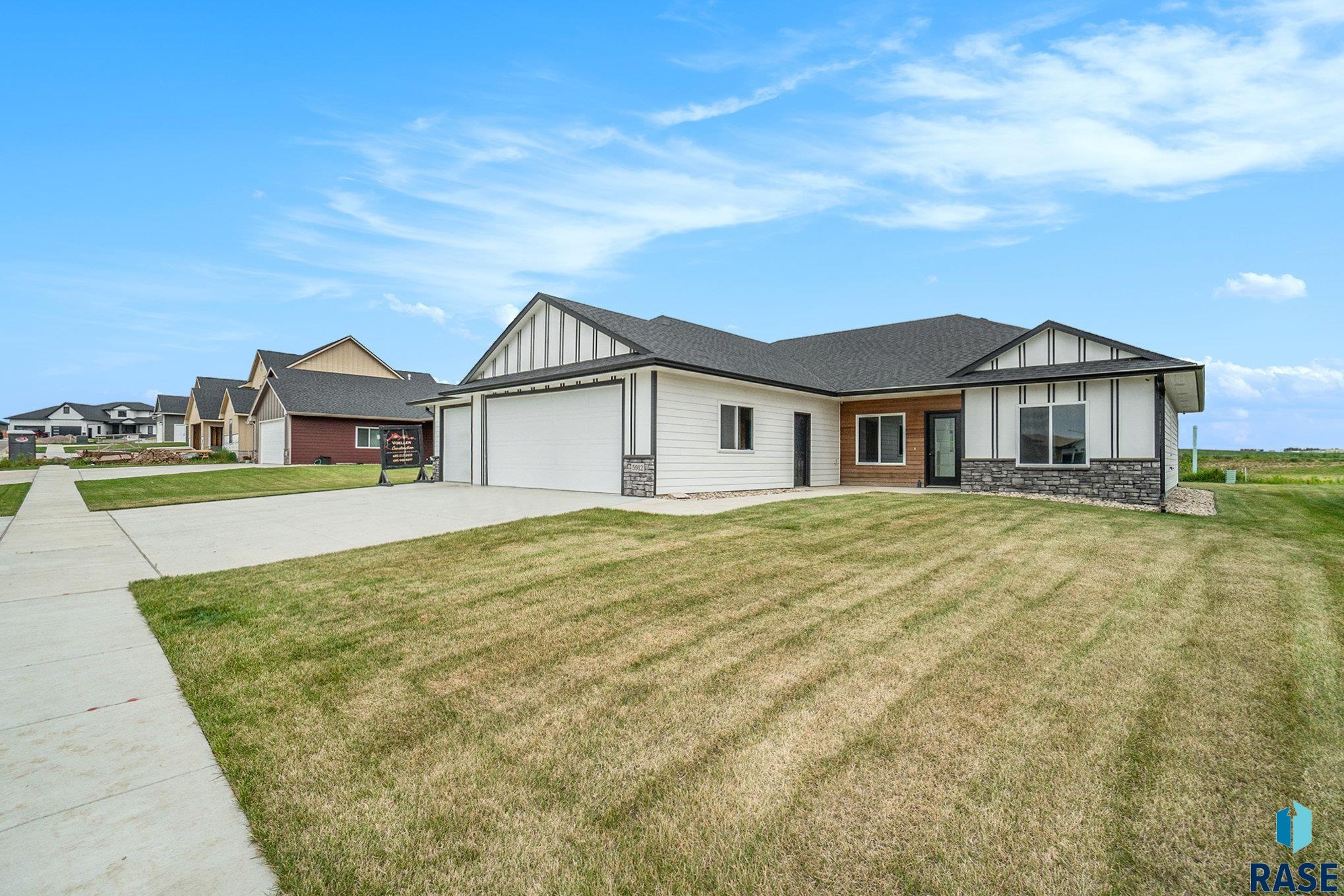 5912 W Mckinley St Street, Sioux Falls, South Dakota image 1