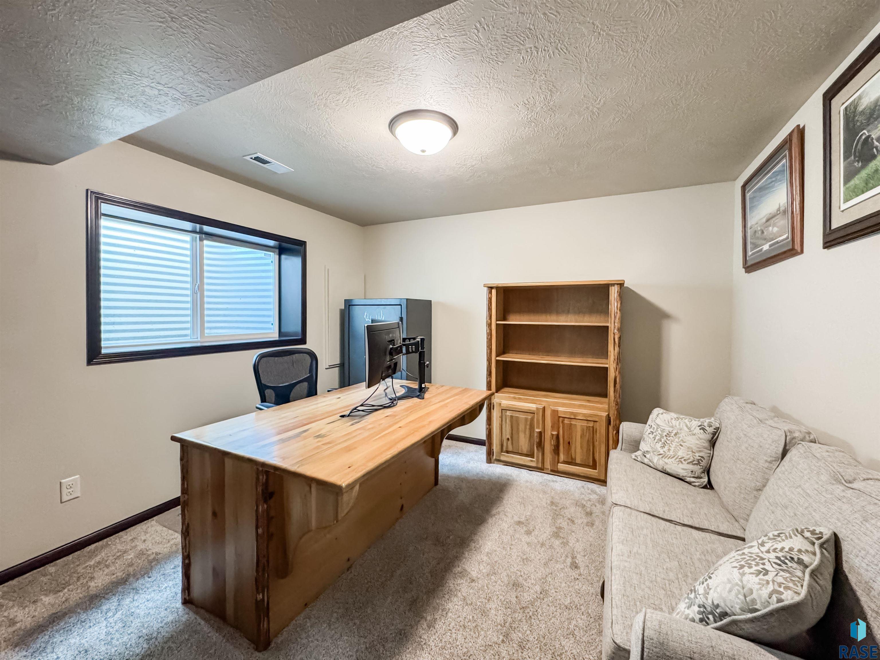 3704 E Brewster St Street, Sioux Falls, New Jersey image 33