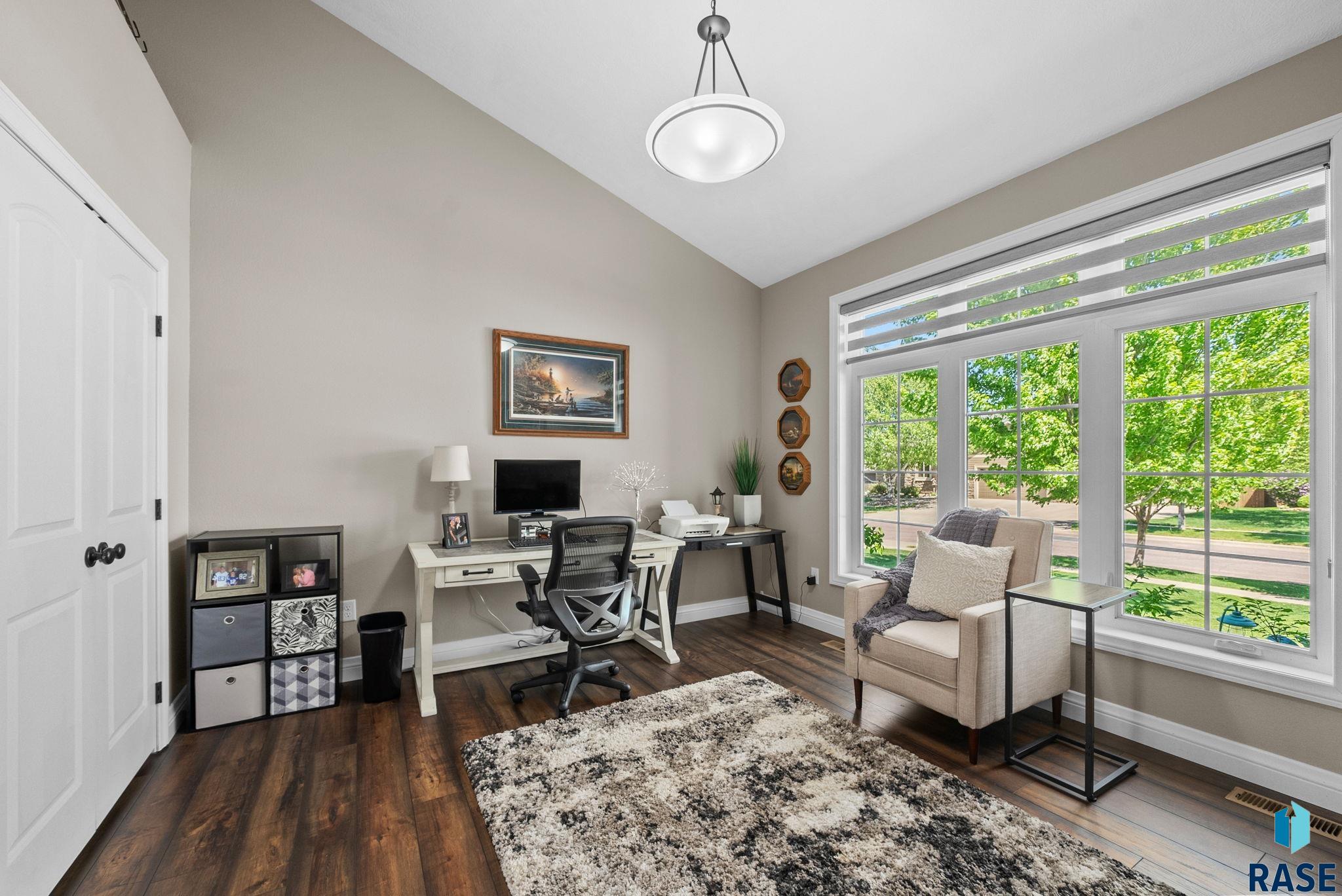 2413 S Purdue Ave Avenue, Sioux Falls, New Jersey image 4