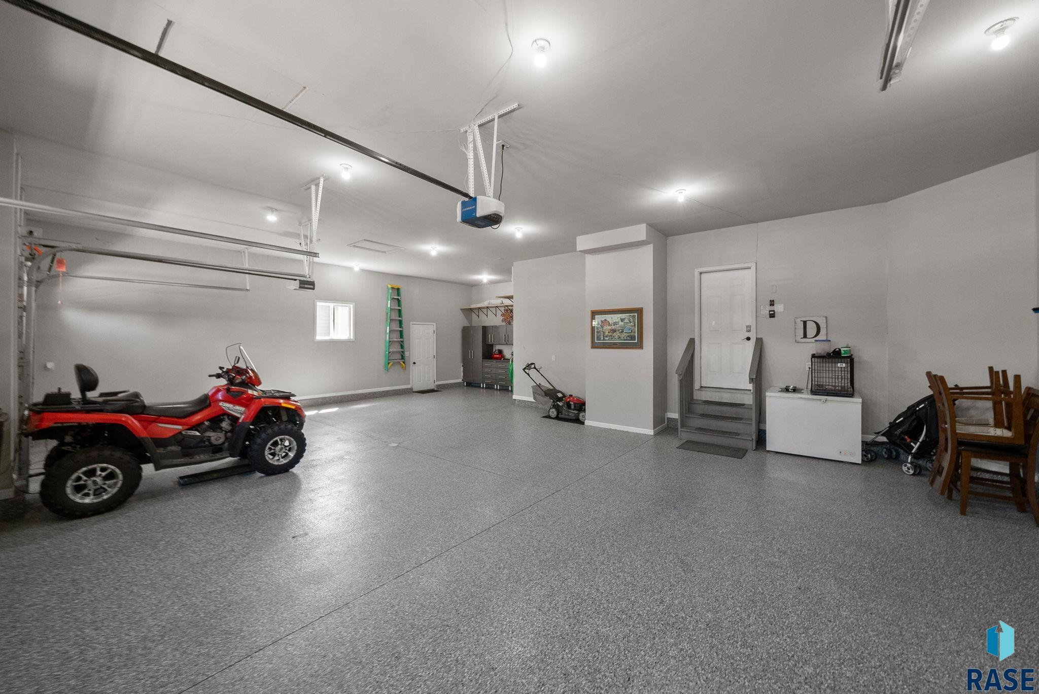 2413 S Purdue Ave Avenue, Sioux Falls, New Jersey image 45