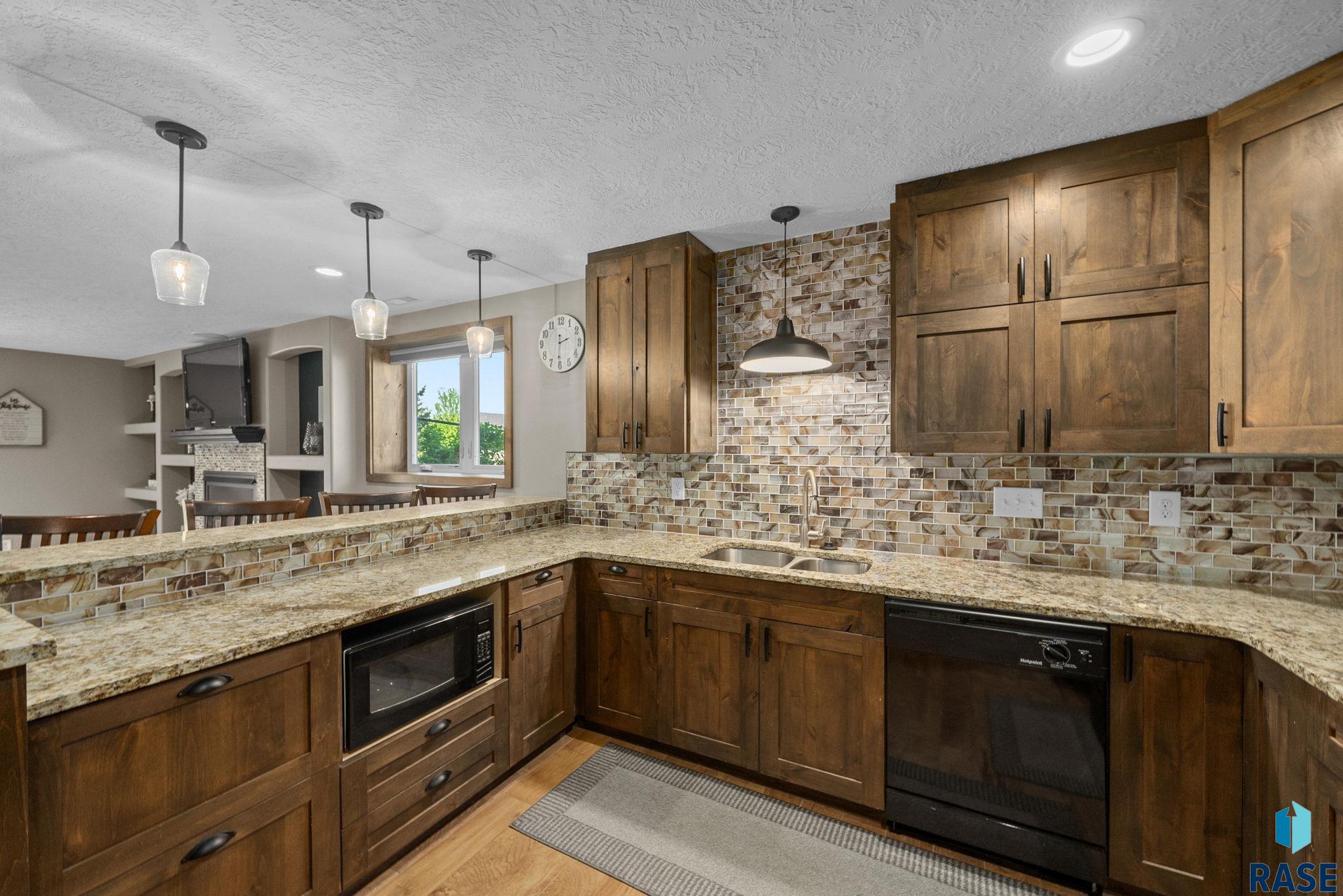 2413 S Purdue Ave Avenue, Sioux Falls, New Jersey image 33