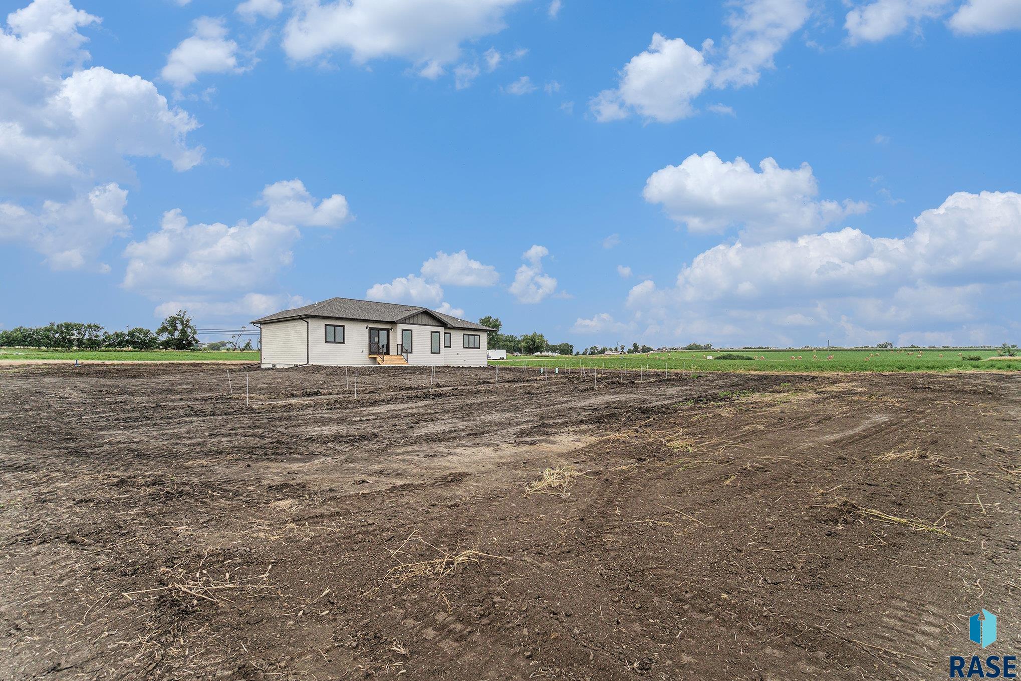 2050 Harvest Creek Ln Lane, Madison, South Dakota image 9