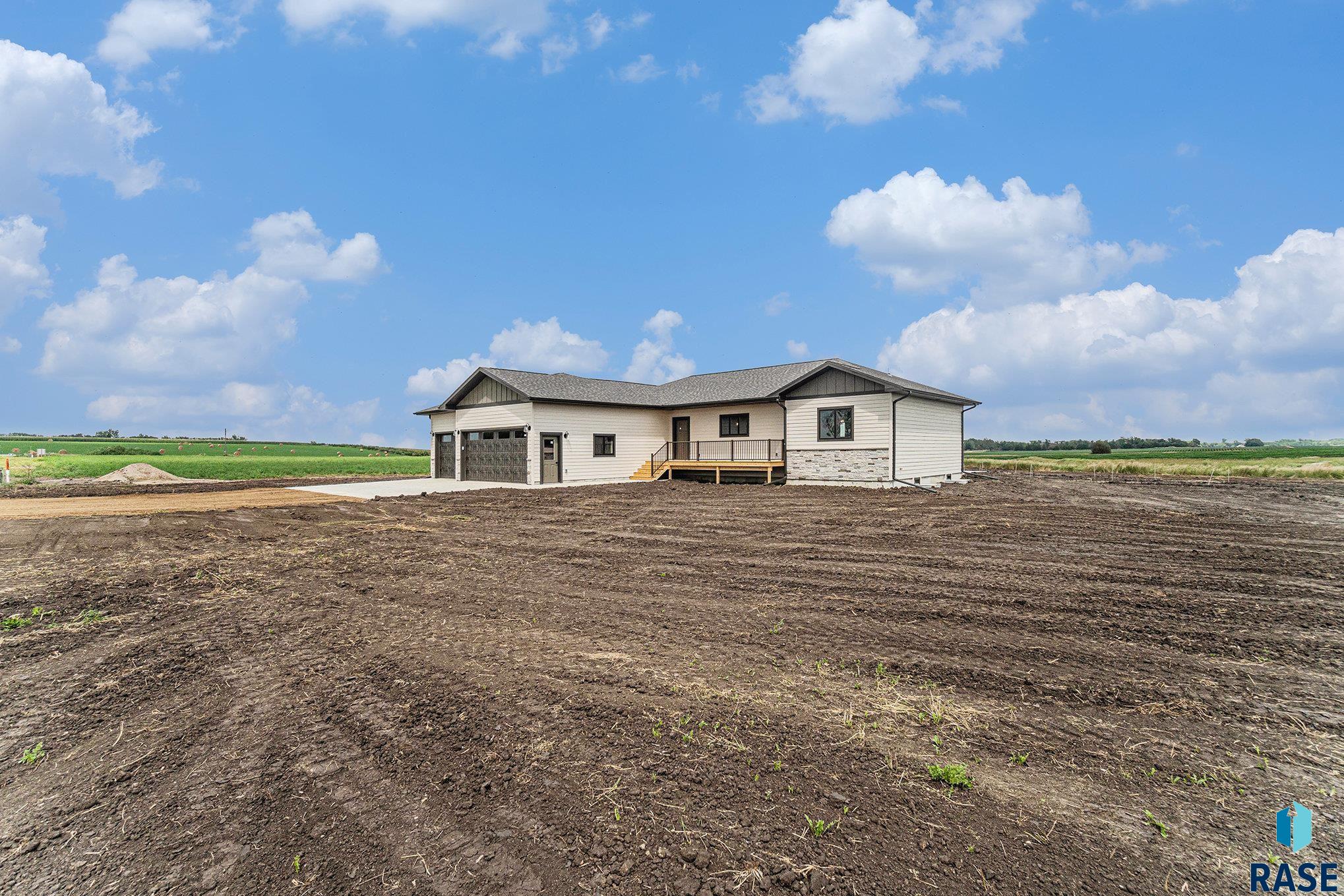 2050 Harvest Creek Ln Lane, Madison, South Dakota image 8