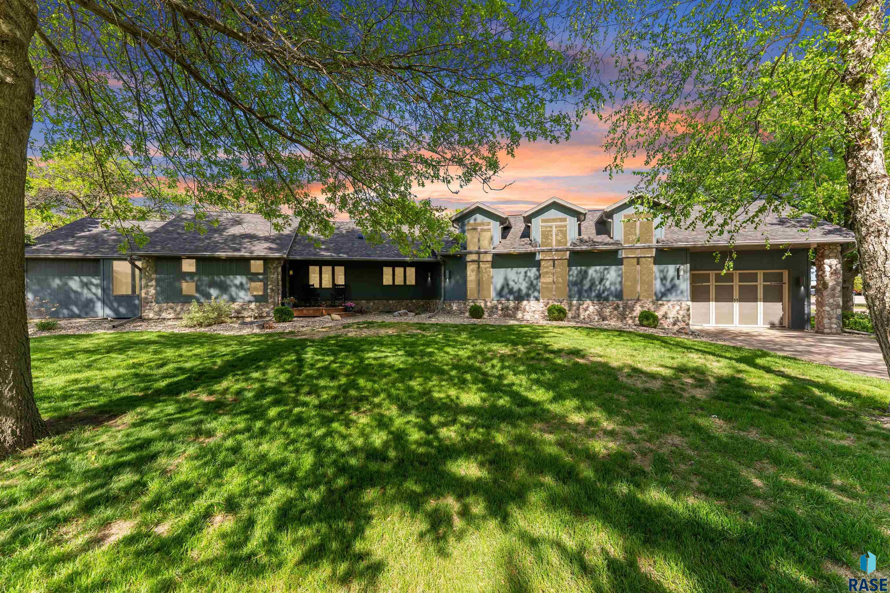 48106 Spring Valley Pl Place, Brandon, South Dakota image 1