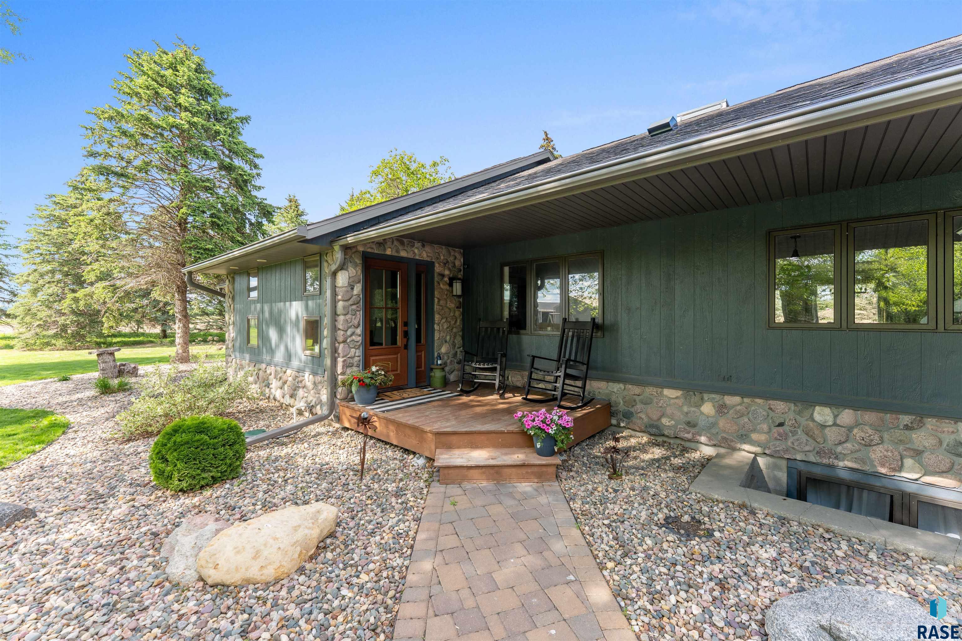 48106 Spring Valley Pl Place, Brandon, South Dakota image 2