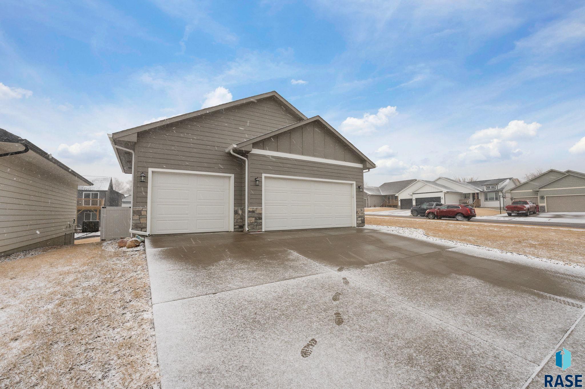 6749 W Viola Ct Court, Sioux Falls, New Jersey image 2