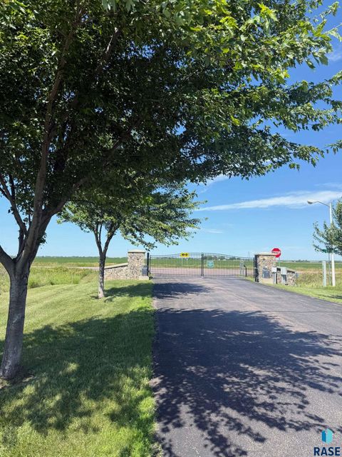 Photo of 48006 Trading Post Rd, Sioux Falls, SD 57108 (MLS # 22506649)