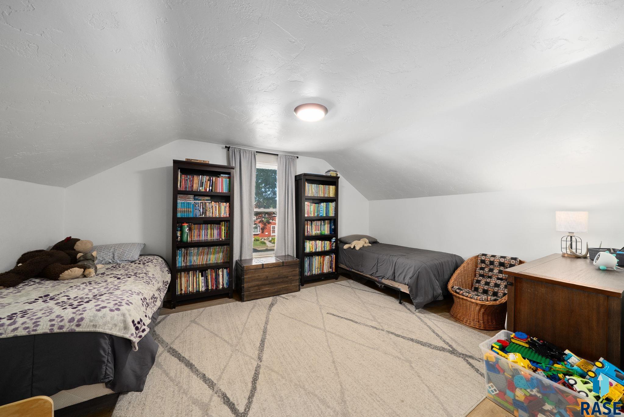 Sioux Falls, South Dakota 57103, United States, 3 Bedrooms Bedrooms, ,2 BathroomsBathrooms,Residential,Active,168655