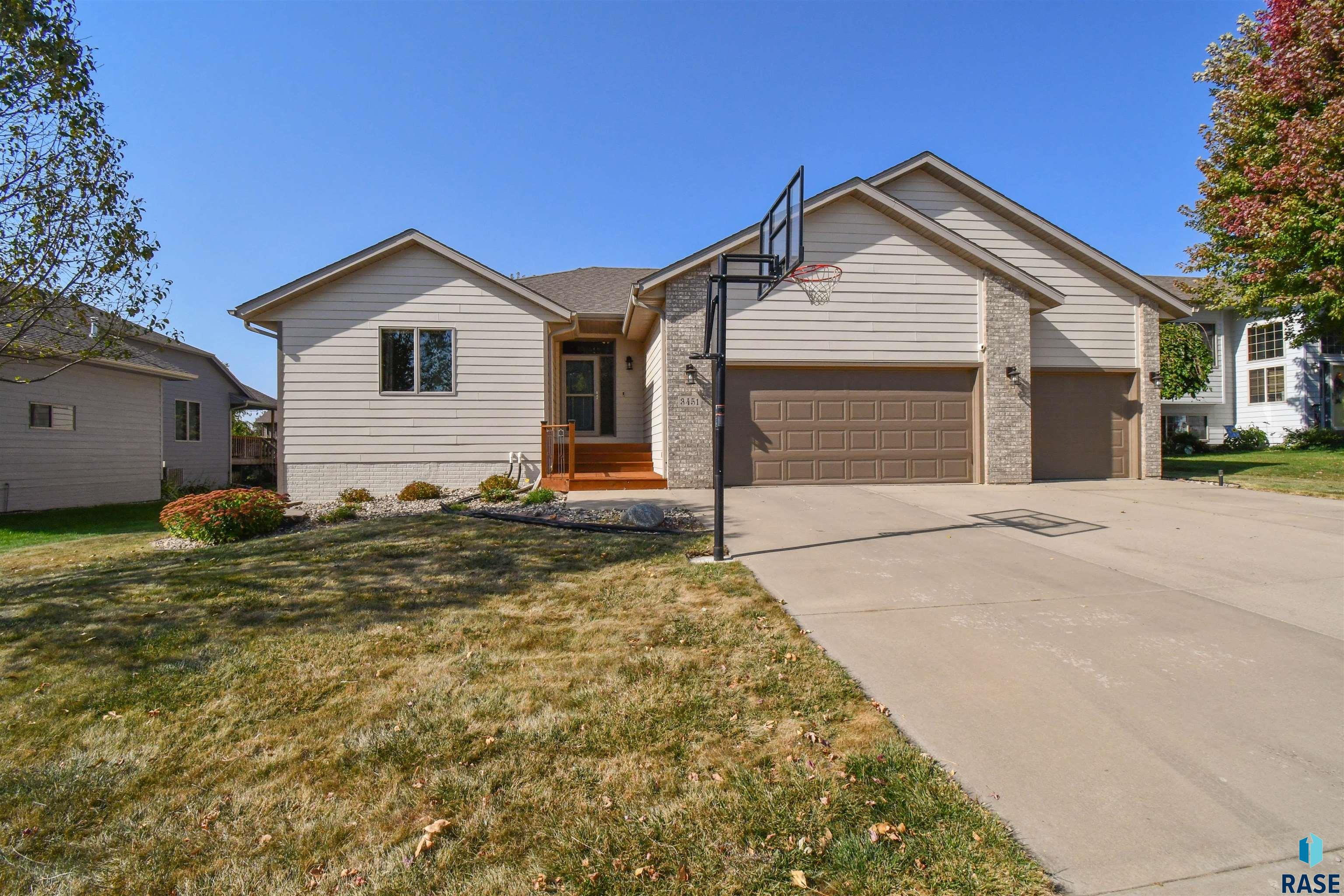 3451 S Harmony Dr Drive, Sioux Falls, South Dakota image 1