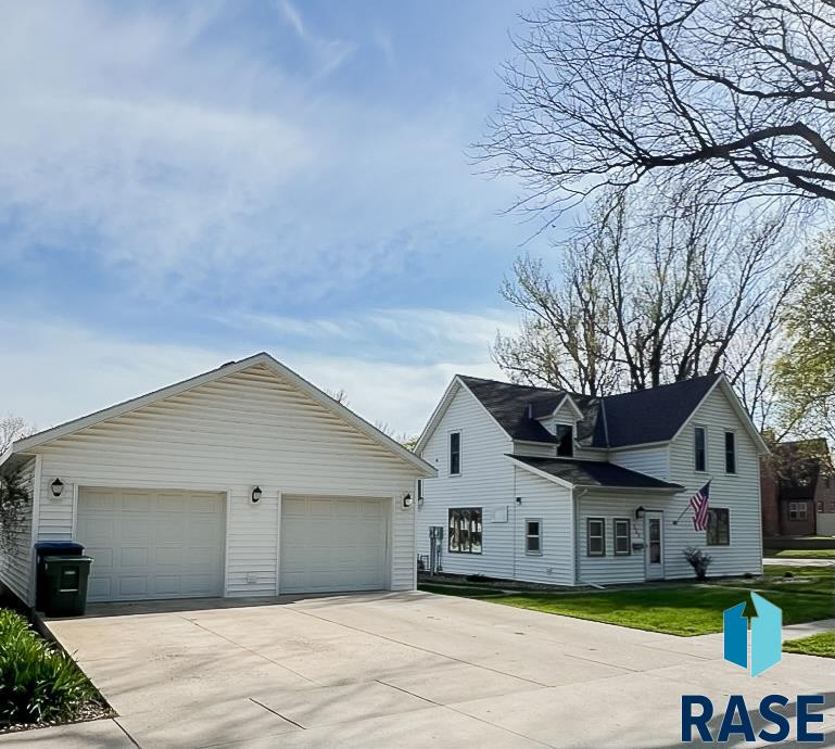 323 W Lincoln St Street, Luverne, Minnesota image 1